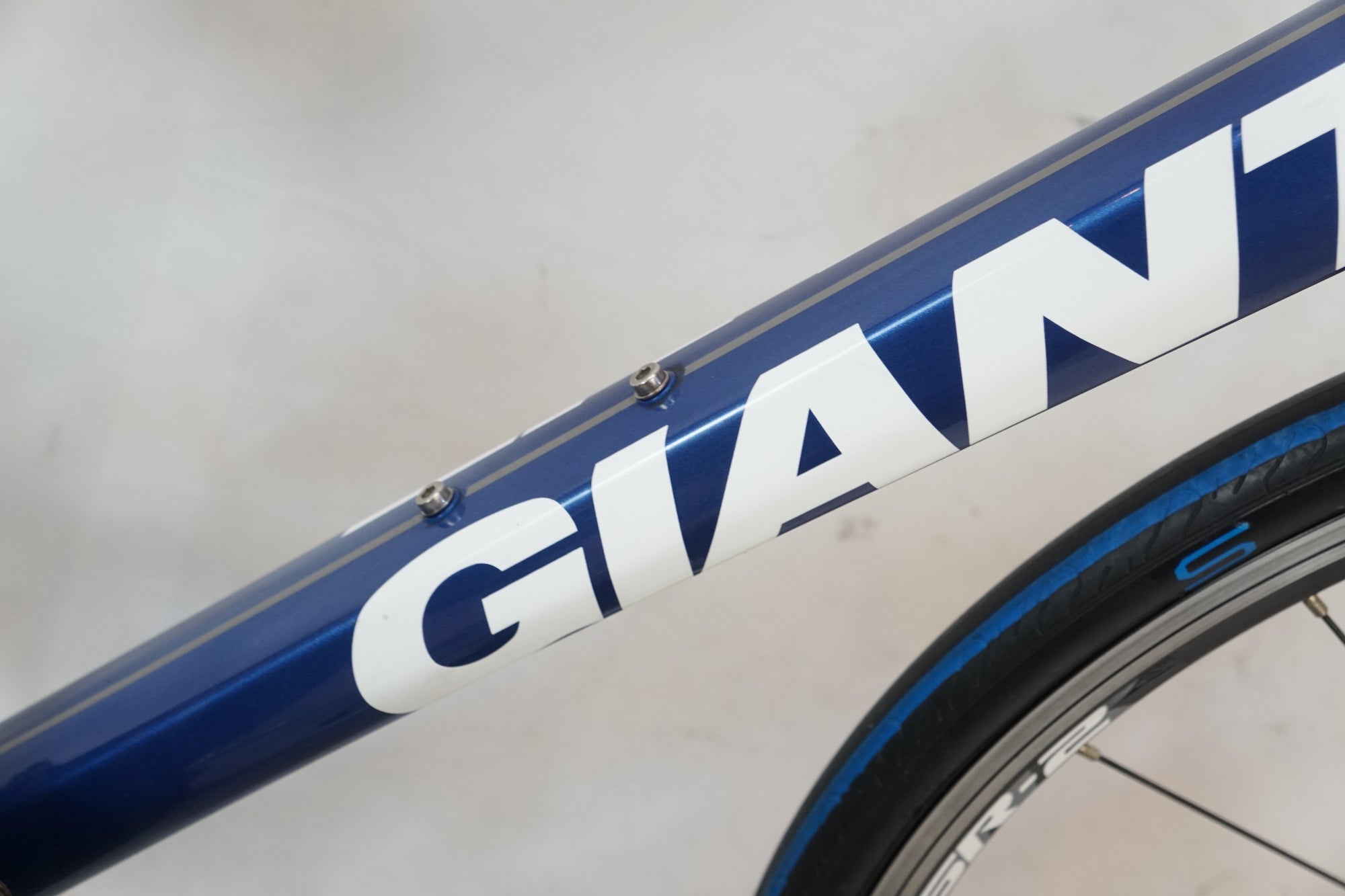 GIANT 「ジャイアント」 ESCAPE RX3 2016年モデル クロスバイク / バイチャリ浦和ベース