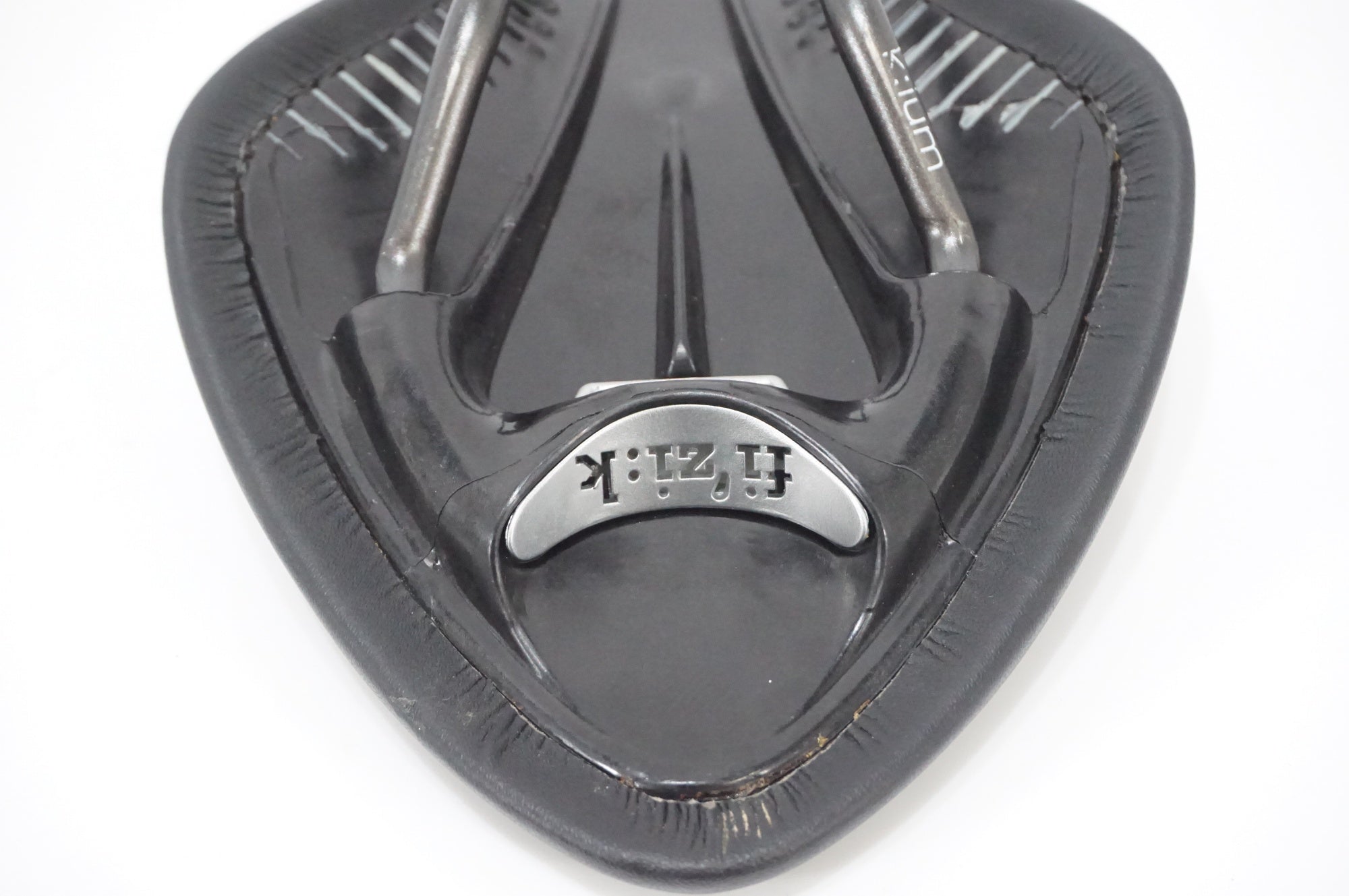 fizik フィジーク ARIONE 2個セット 中古品 FIZIK 「フィジーク」 ARIONE VS サドル / AKIBA店 ｜ バイチャリ公式