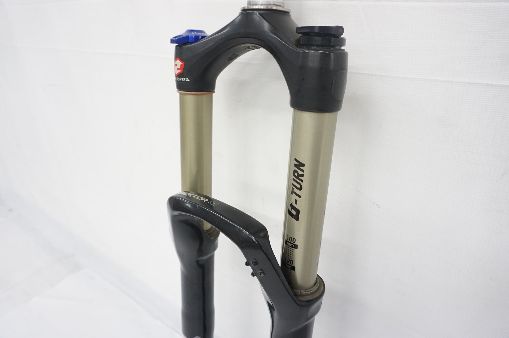 ROCKSHOX 「ロックショックス」 SEKTOR RL フロントサスペンション / 阪急塚口店