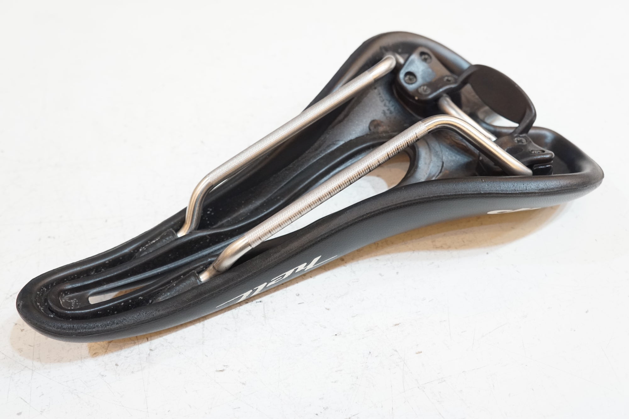 SELLE SMP 「セラ エスエムピー」 HELL サドル / バイチャリ浦和ベース