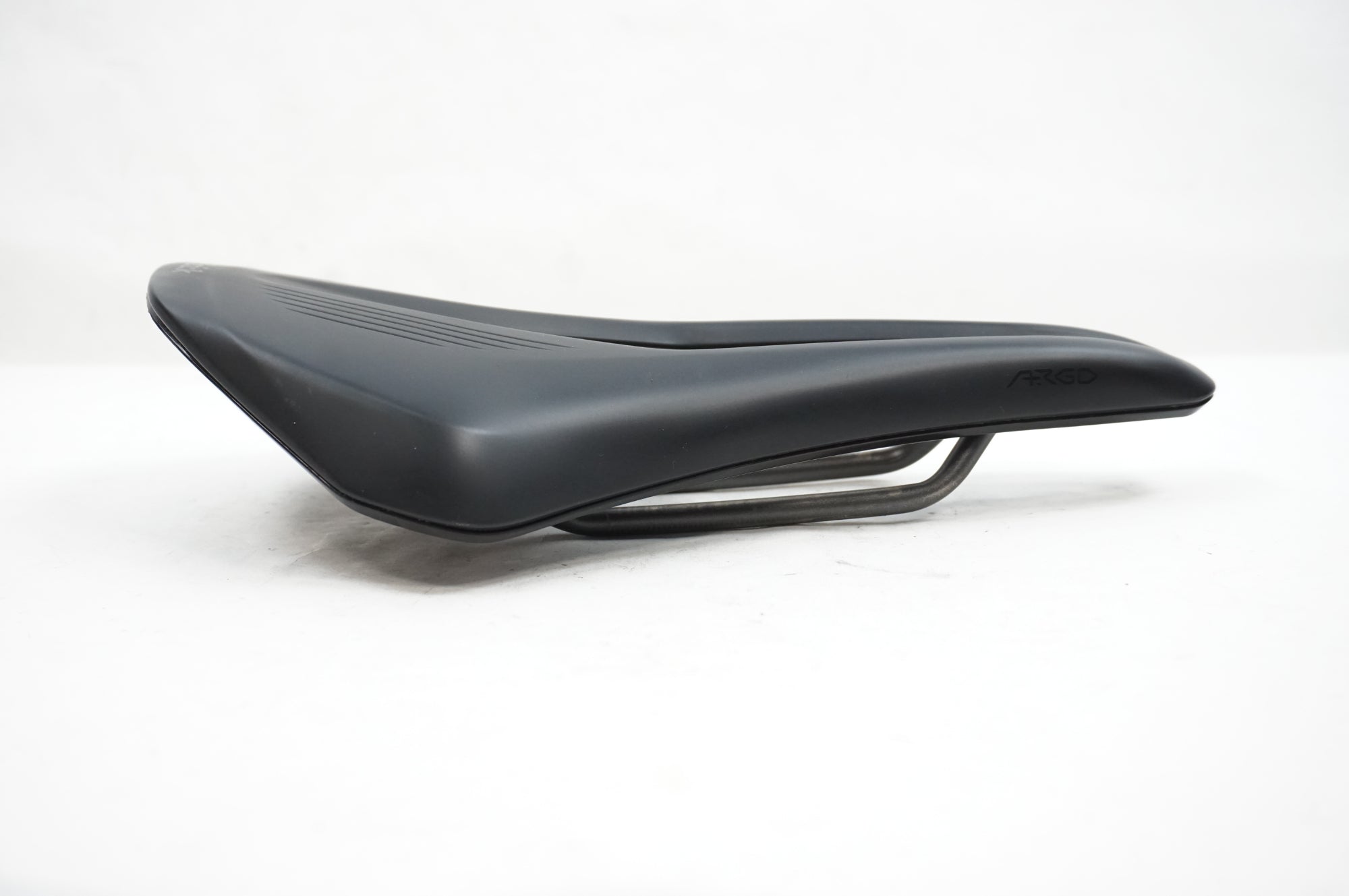 fizik 「フィジーク」 ARGO VENTO R3 サドル / 川越店