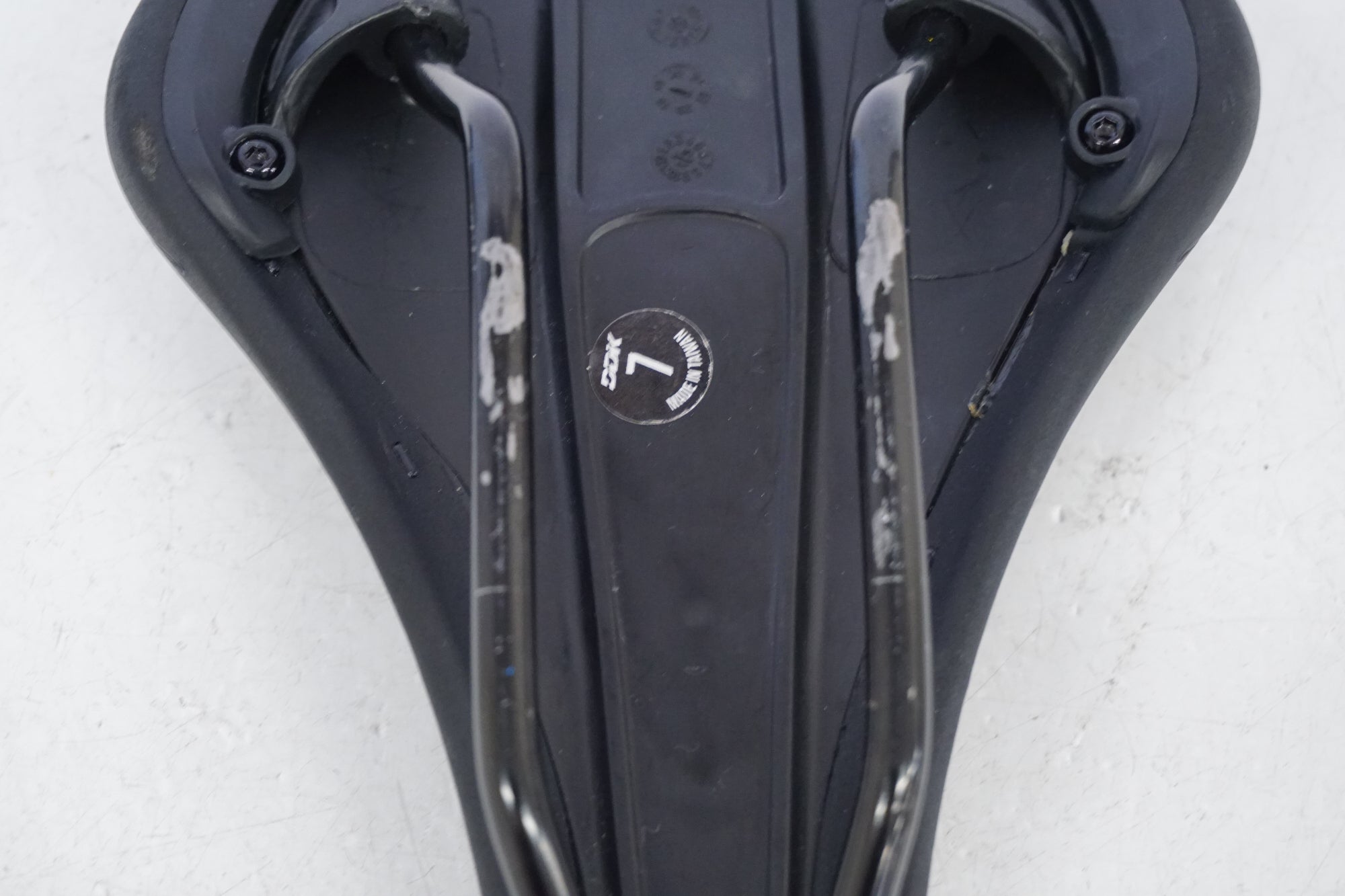 DDK 「ディーディーケー」 300K サドル / 浜松店