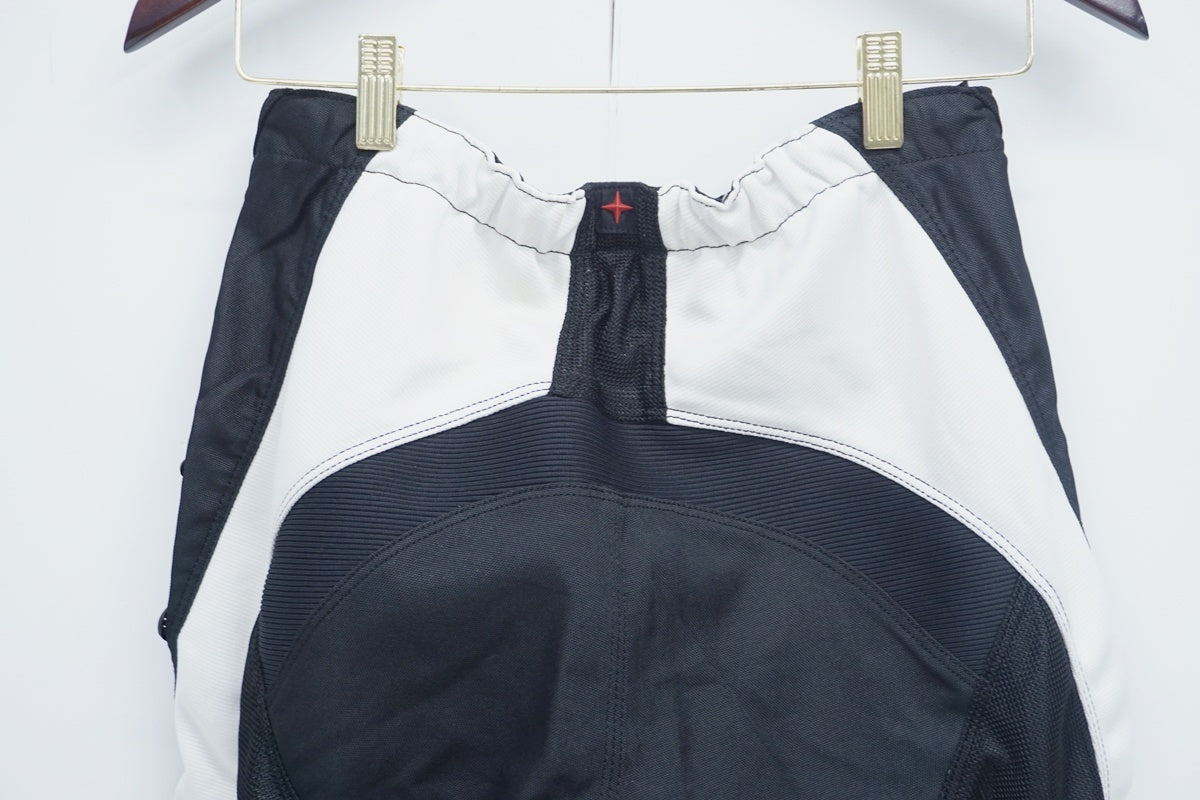 Troy Lee Designs ブラック バイクパンツ ハーフ　Size 32 TROY LEE DESIGN 「トロイリーデザイン」 32サイズ ハーフパンツ