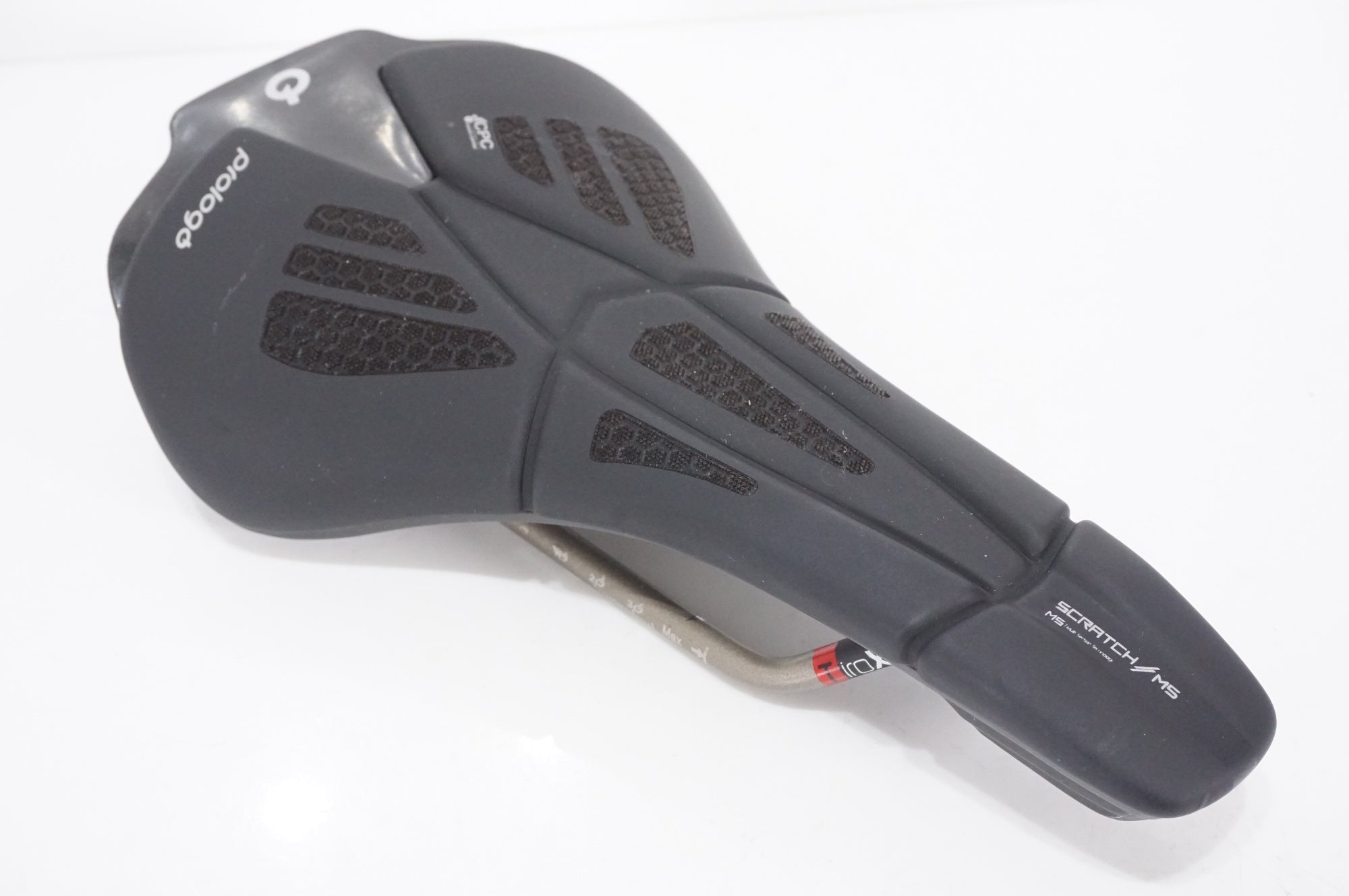 PROLOGO 「プロロゴ」 SCRATCH MS サドル / AKIBA店