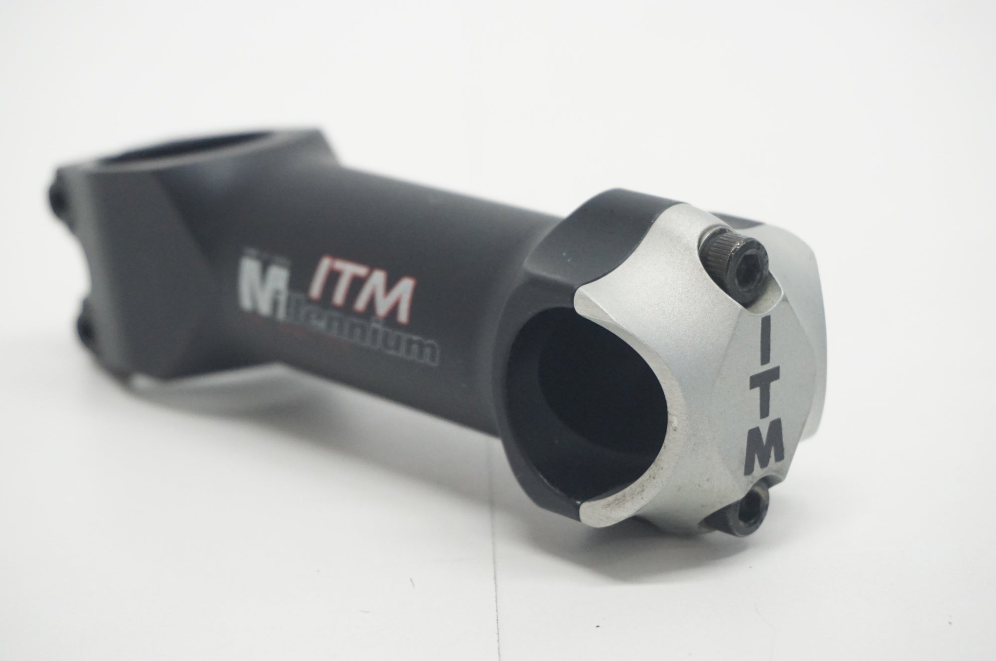 ITM 「アイティーエム」 MILLENNIUM φ25.4 100mm ステム / 福岡店