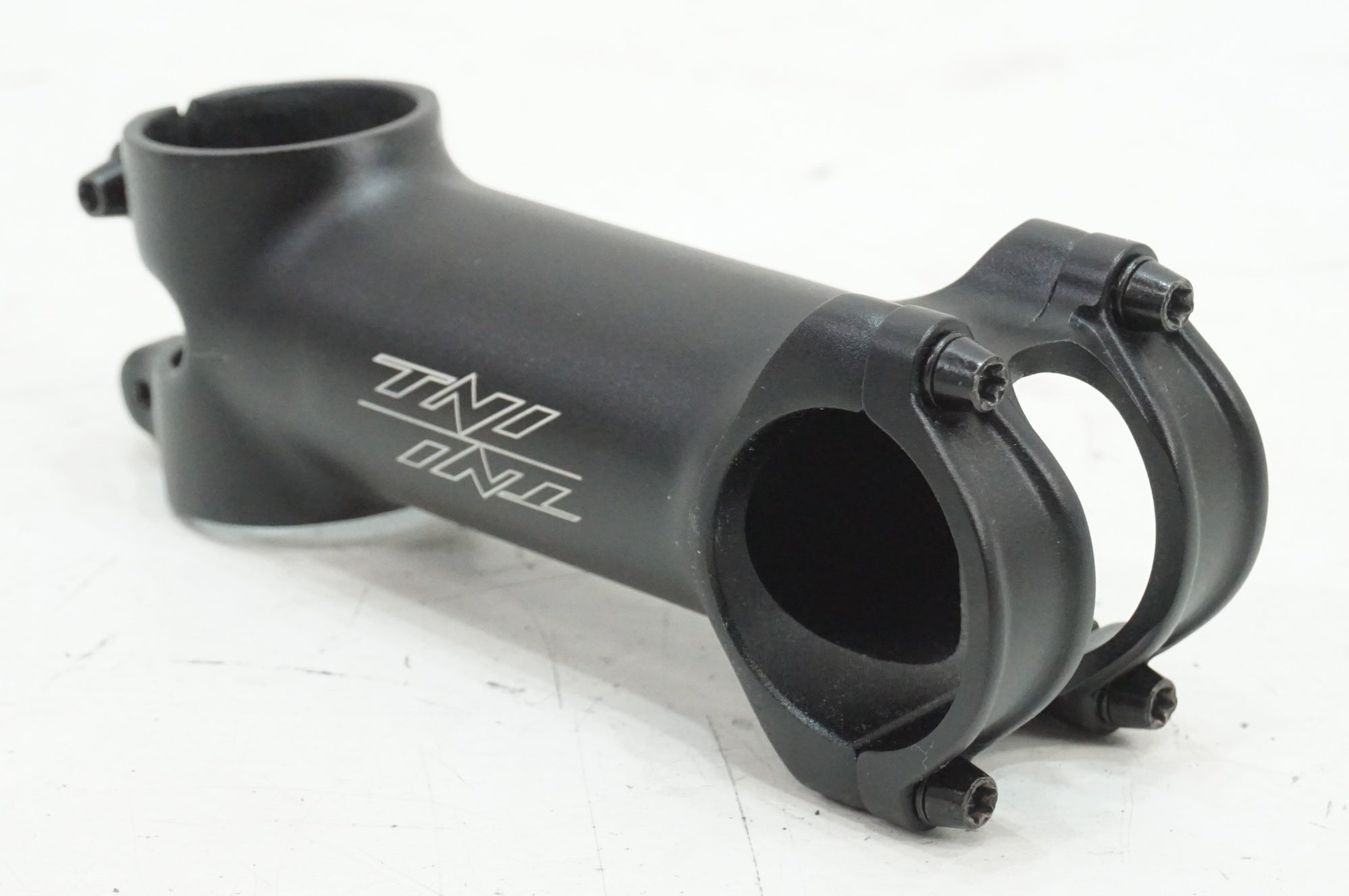 TNI 「ティーエヌアイ」 HELIUM6 90mm φ31.8 ステム / 大宮店