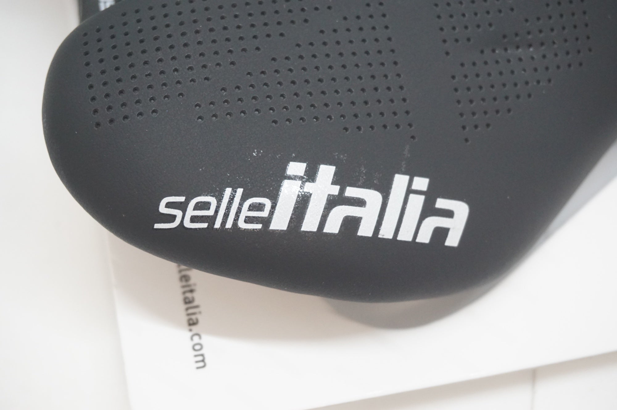 SELLE ITALIA 「セライタリア」 SLR BOOST LADY TI316 SUPERFLOW サドル / 福岡アイランドシティ店