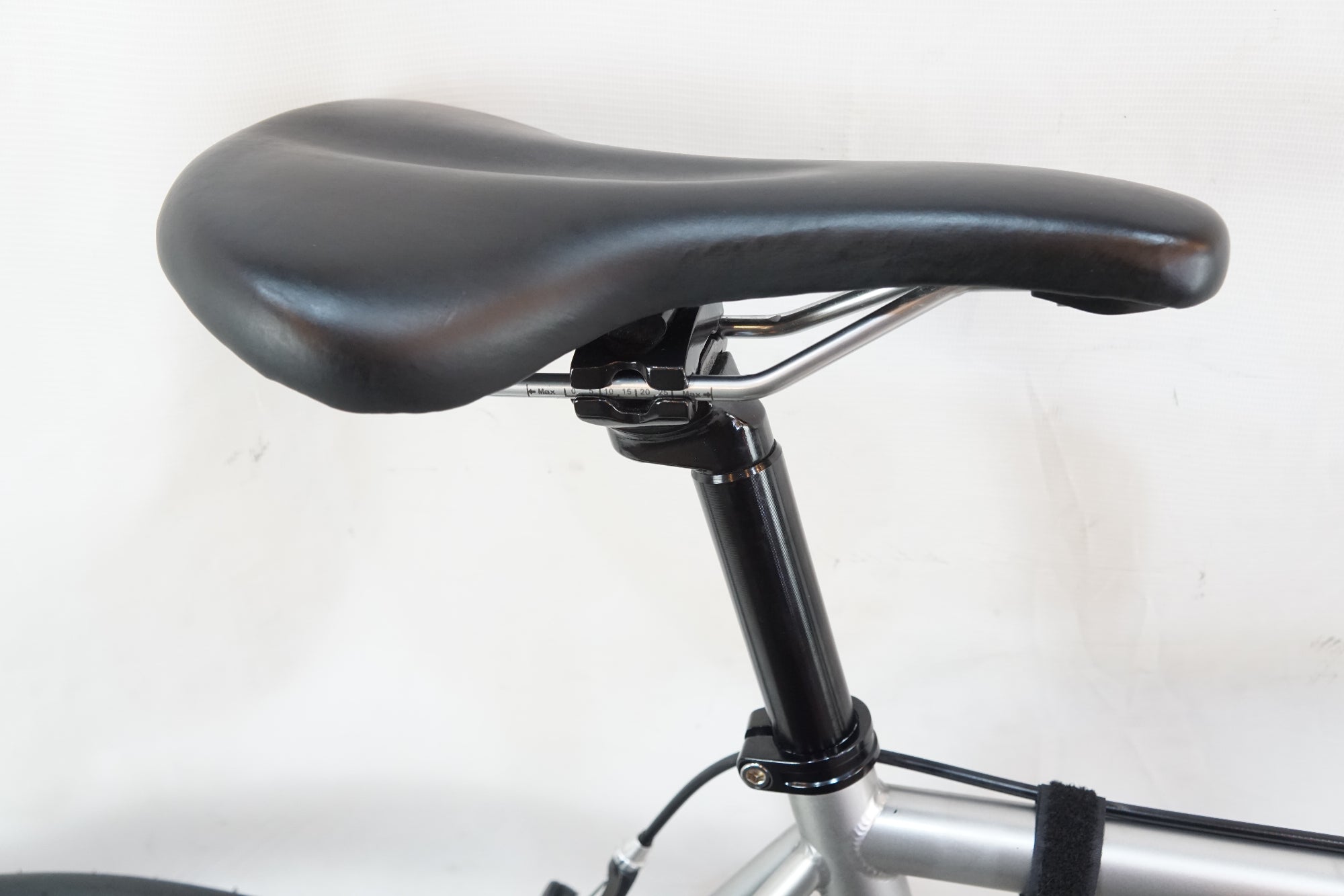 FUJI 「フジ」 FEATHER 2023年モデル ピストバイク / バイチャリ浦和ベース