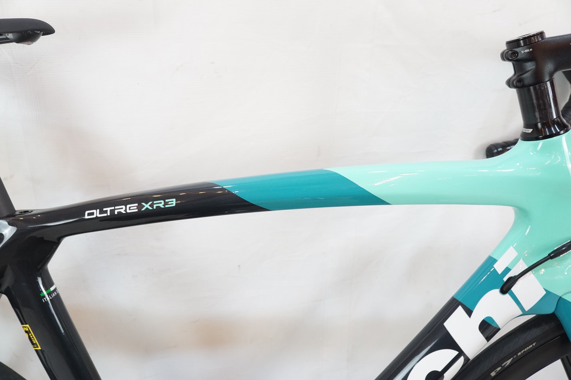 BIANCHI 「ビアンキ」 OLTRE XR3 DISC 105 2022年モデル ロードバイク / バイチャリ浦和ベース