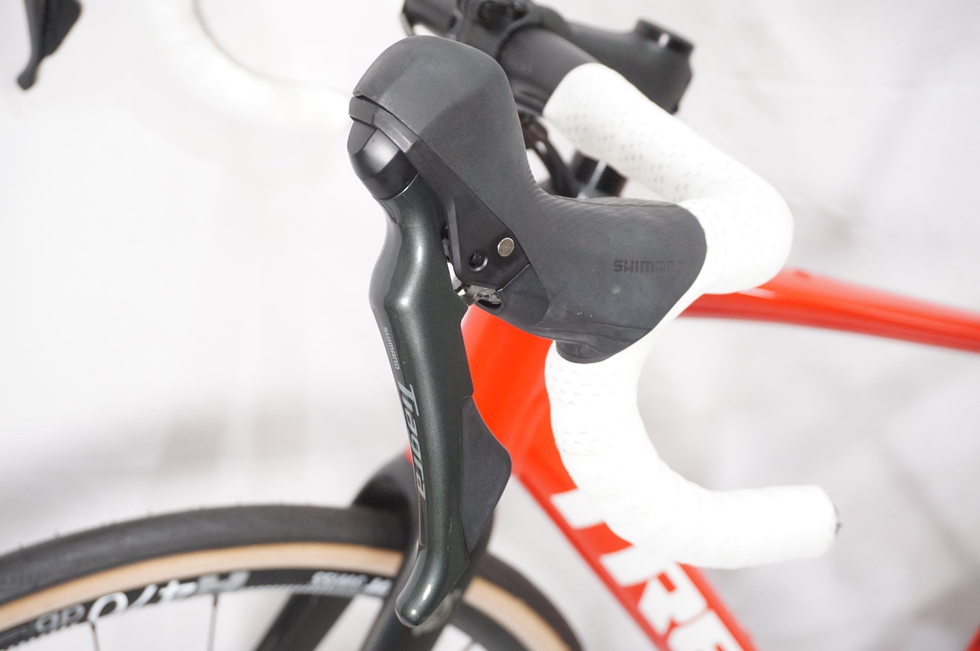 TREK 「トレック」 DOMANE AL 4 GEN 4 2025年モデル ロードバイク / AKIBA店