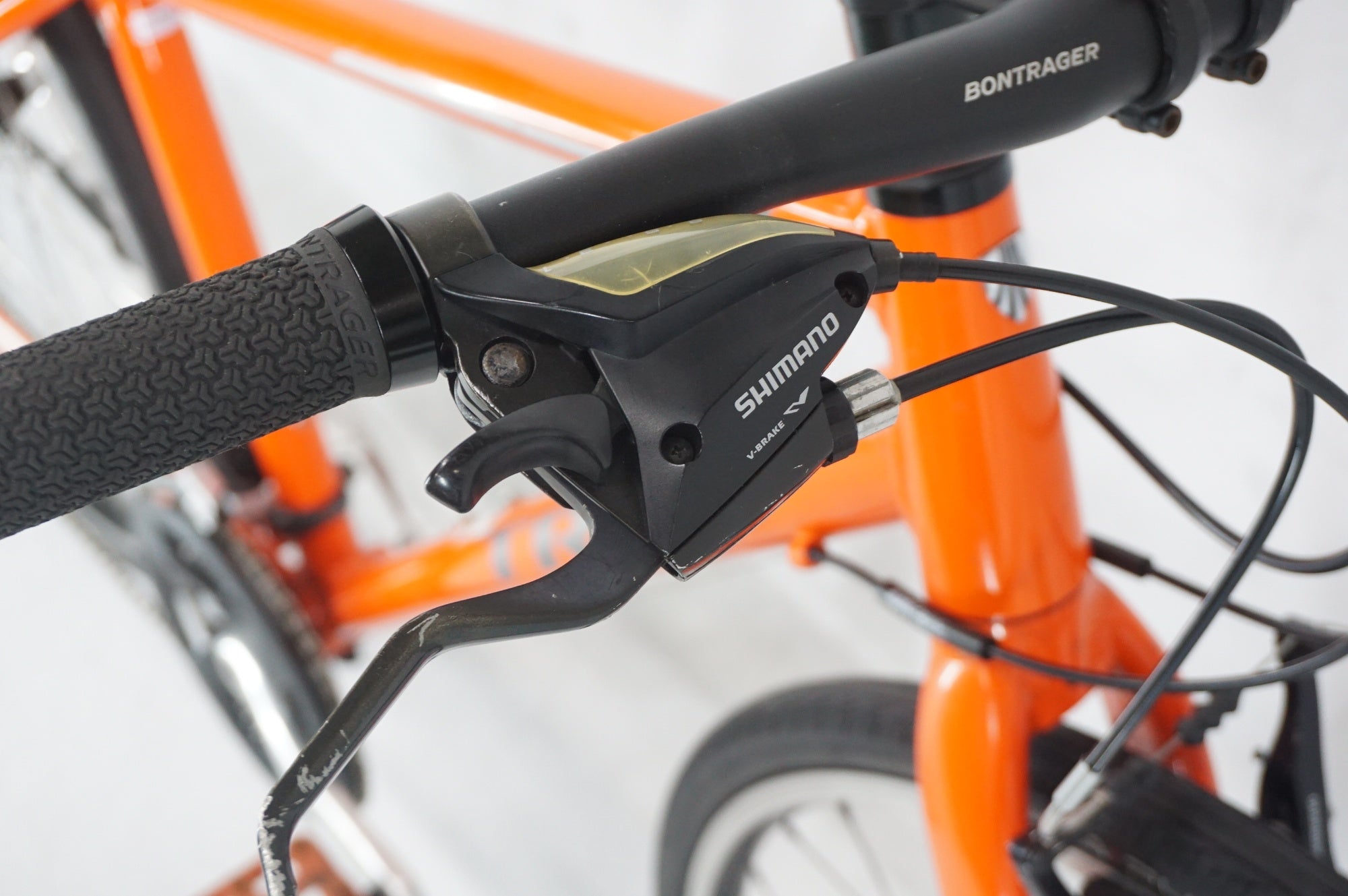 クロスバイク TREK FX2 オレンジ クロスバイク TREK FX2 オレンジ 今週の目玉品】即日納車可能クロス