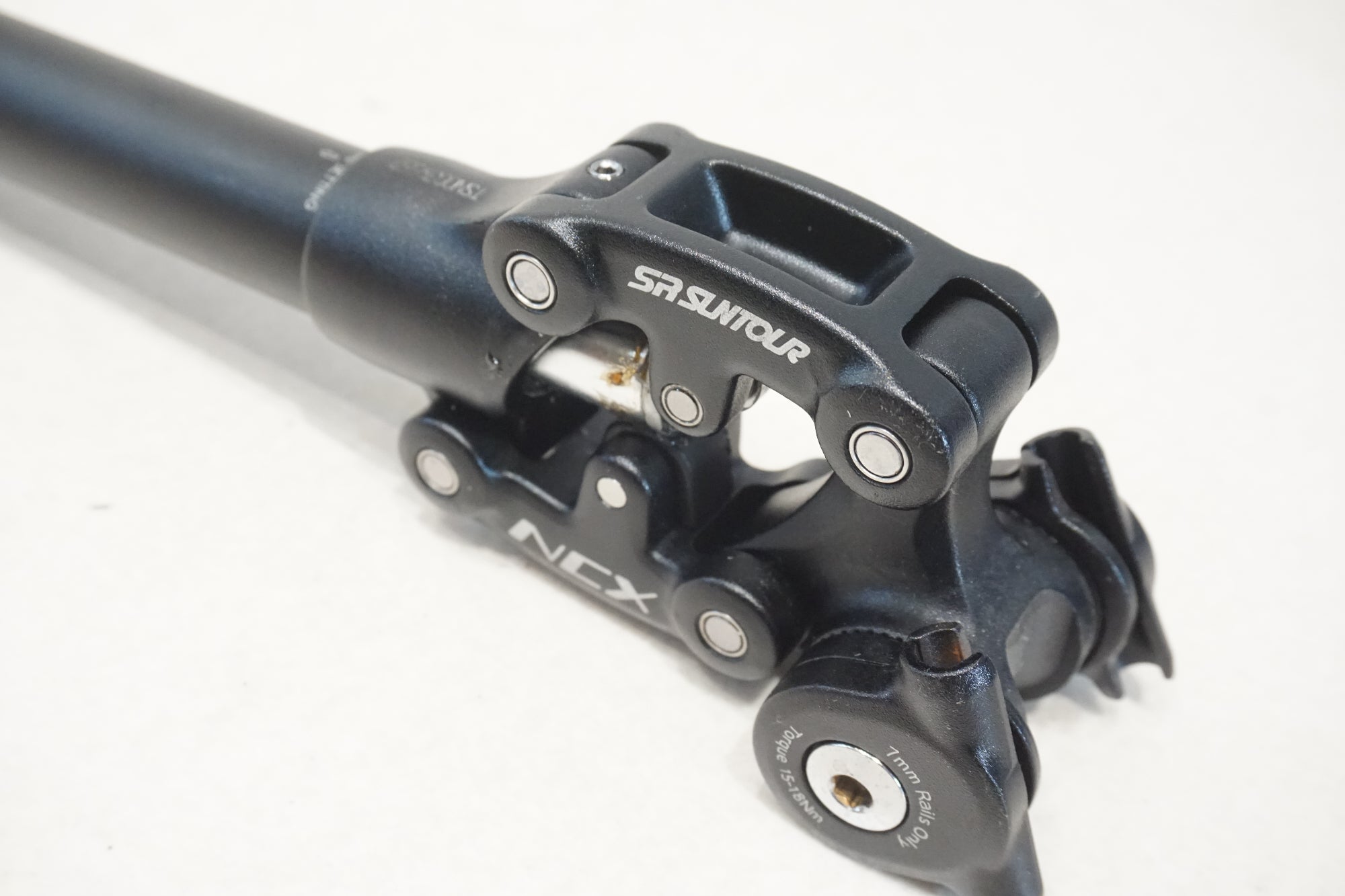 SR SUNTOUR 「エスアールサンツアー」 NCX φ27.2 サスペンション シートポスト / 横浜戸塚店