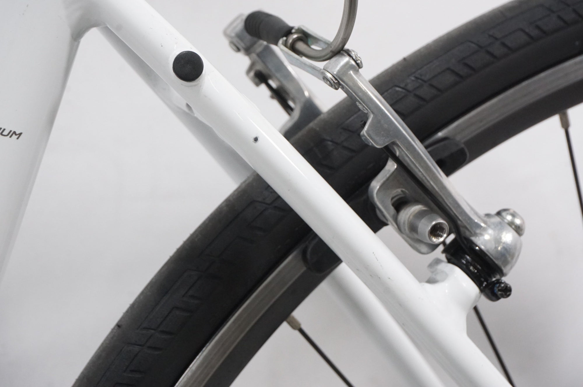 GIANT 「ジャイアント」 ESCAPE R3 2021年モデル クロスバイク / AKIBA店