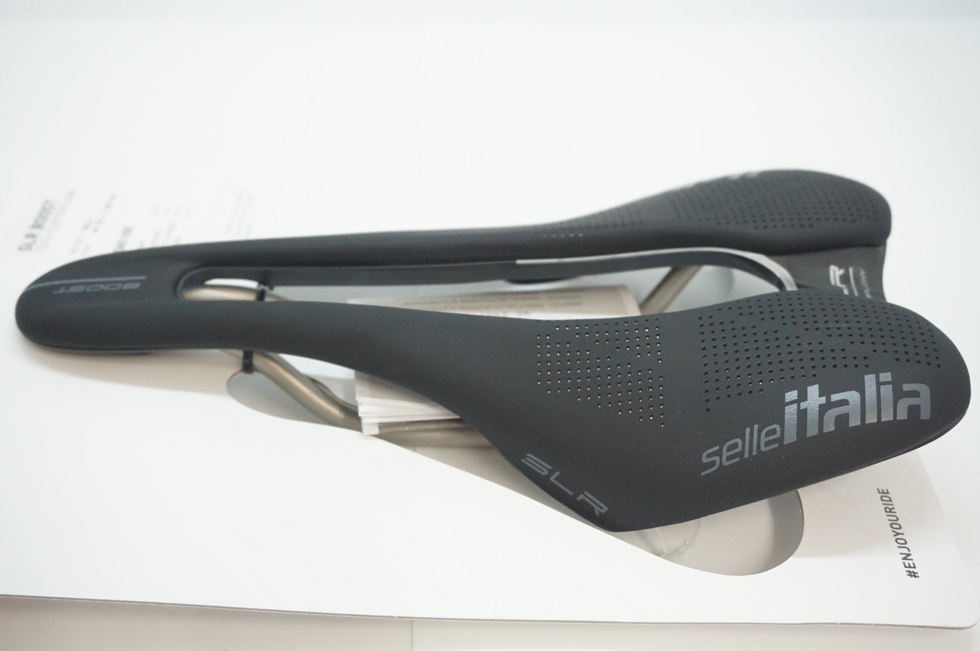 SELLE ITALIA 「セライタリア」 SLR BOOST TI316 SUPERFLOW サドル / 福岡アイランドシティ店
