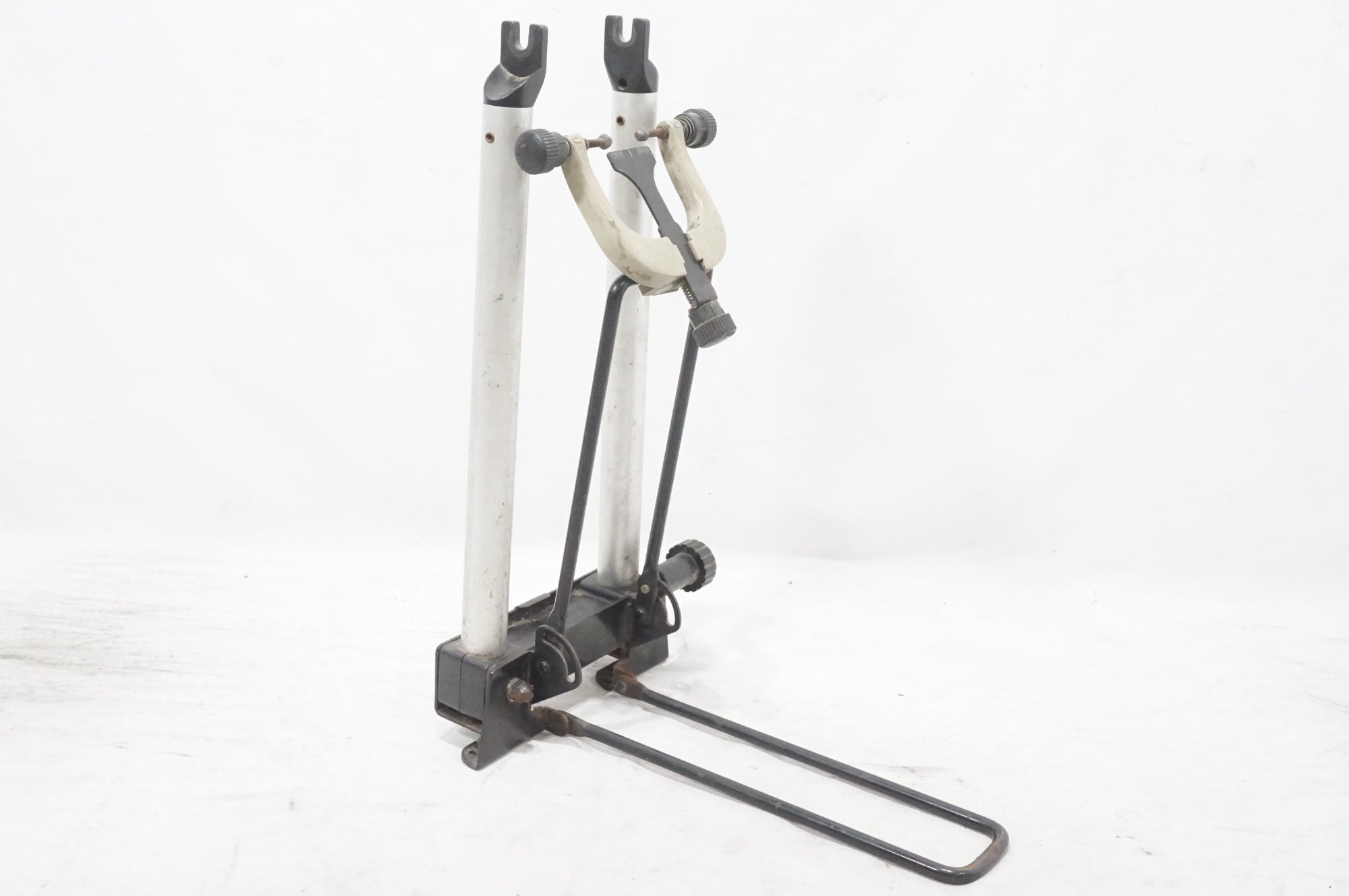 MINOURA 「ミノウラ」 WORKMAN PRO 振れ取り台 / AKIBA店