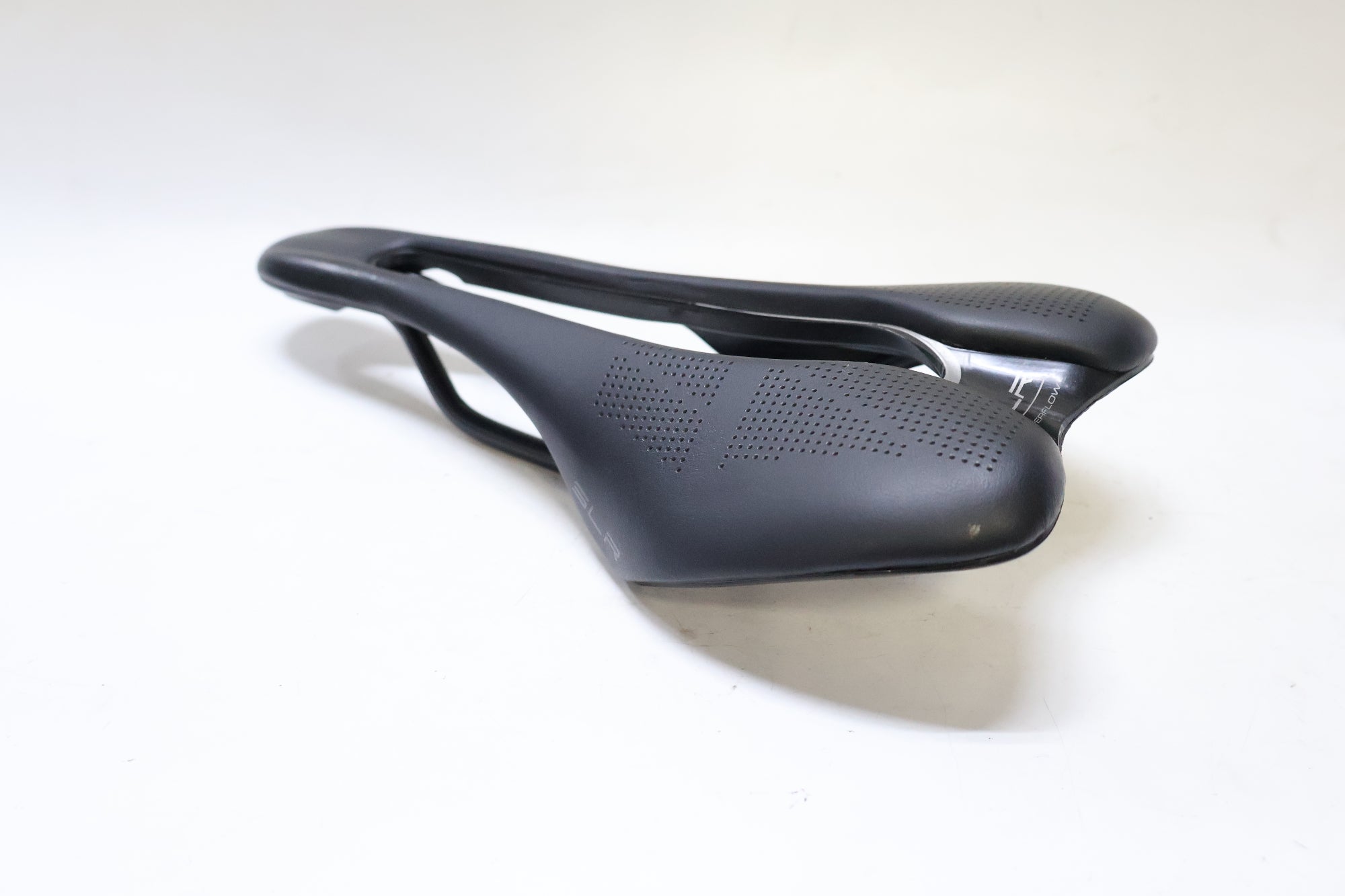 SELLE ITALIA 「セライタリア」 SLR BOOST SUPERFLOW S サドル / 高知店