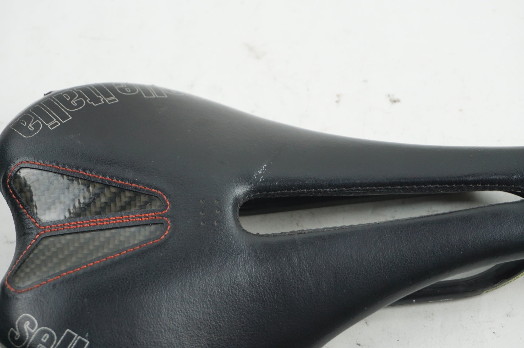 SELLA ITALIA 「セライタリア」 SLR KIT CARBONIO FLOW サドル / 川越