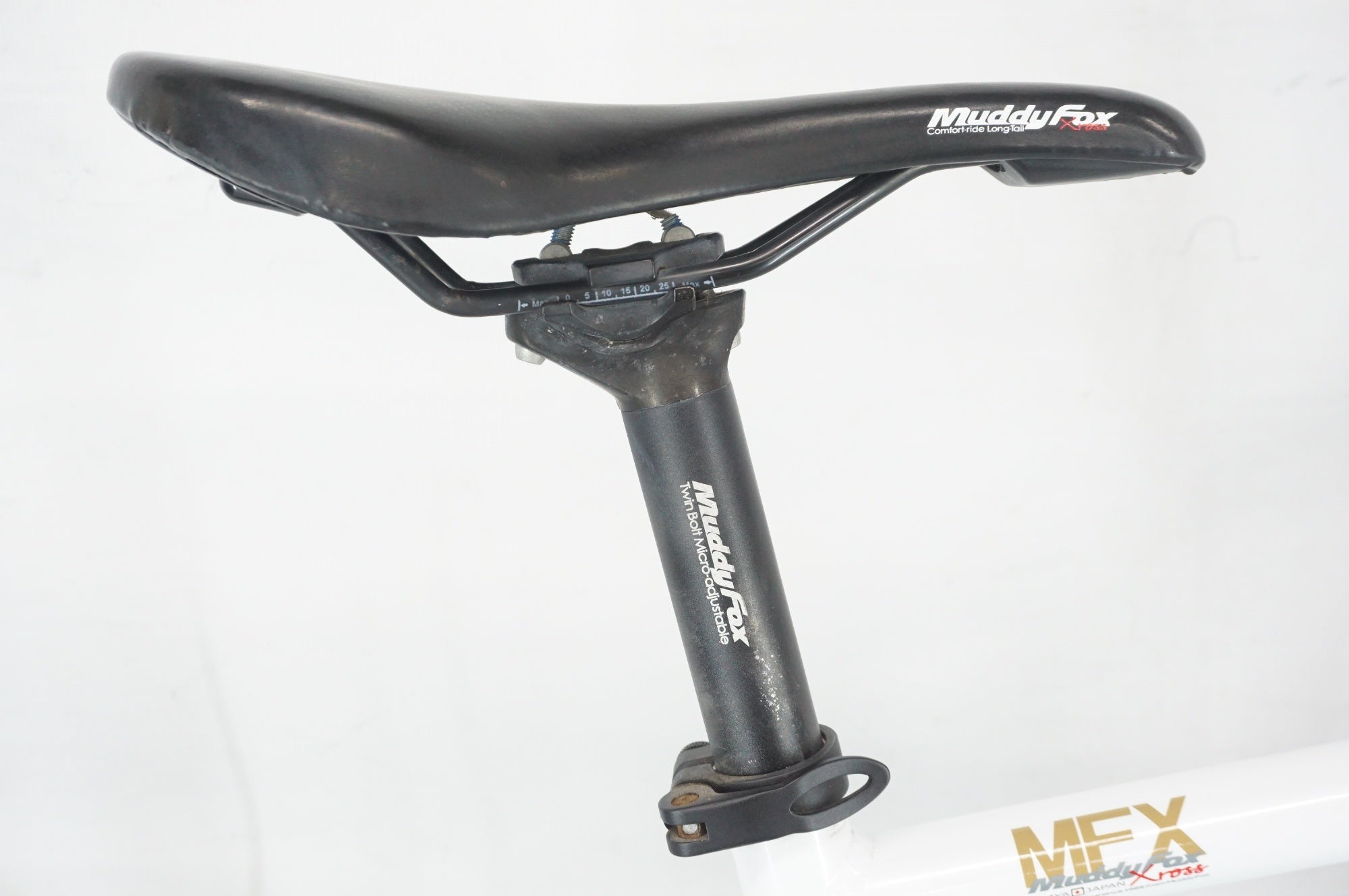 ARAYA 「アラヤ」 MUDDYFOX MFX 2022年モデル クロスバイク / 阪急塚口店
