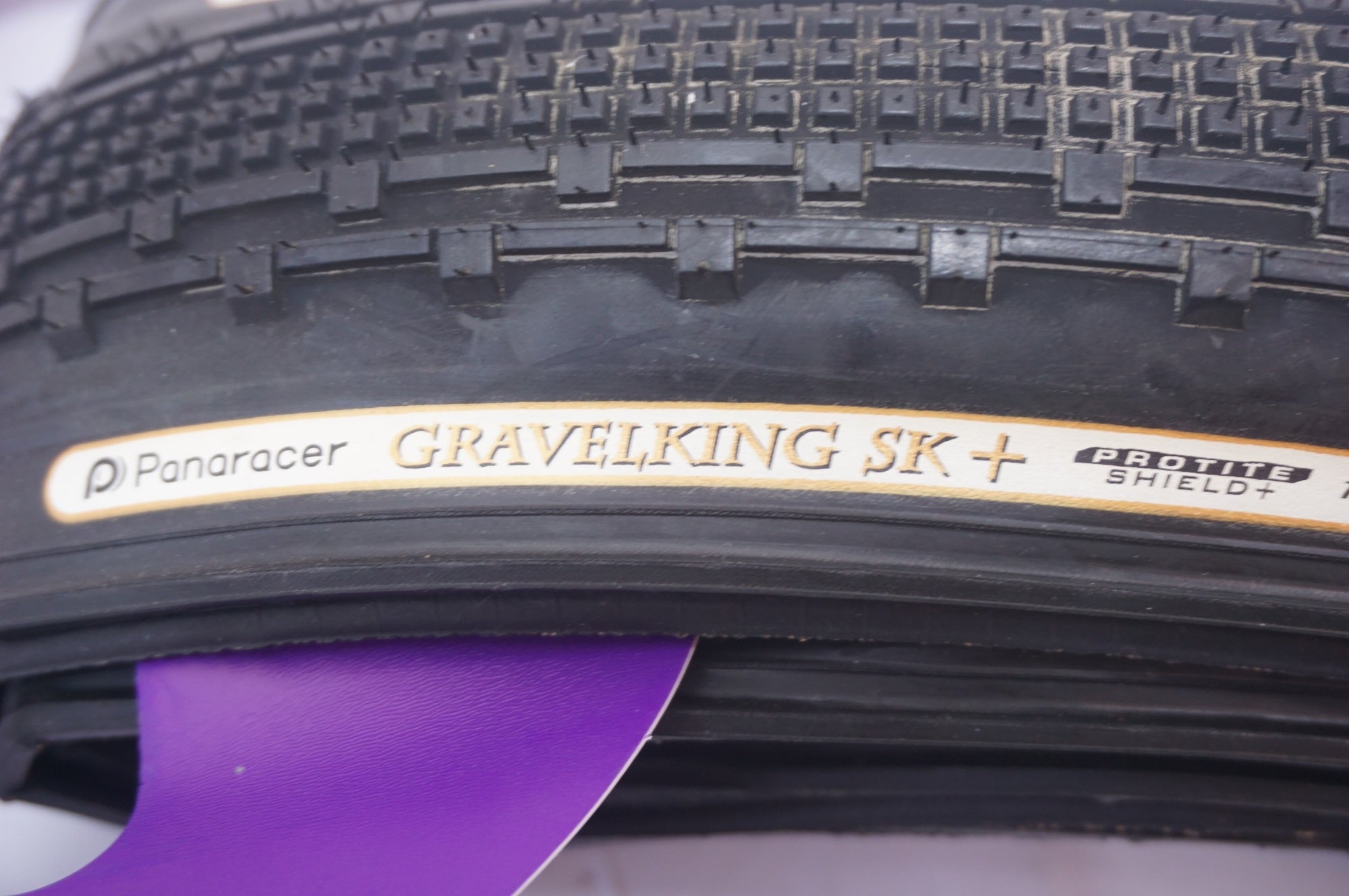 PANARACER 「パナレーサー」 GRAVELKING SK + 700-35C TLC タイヤ