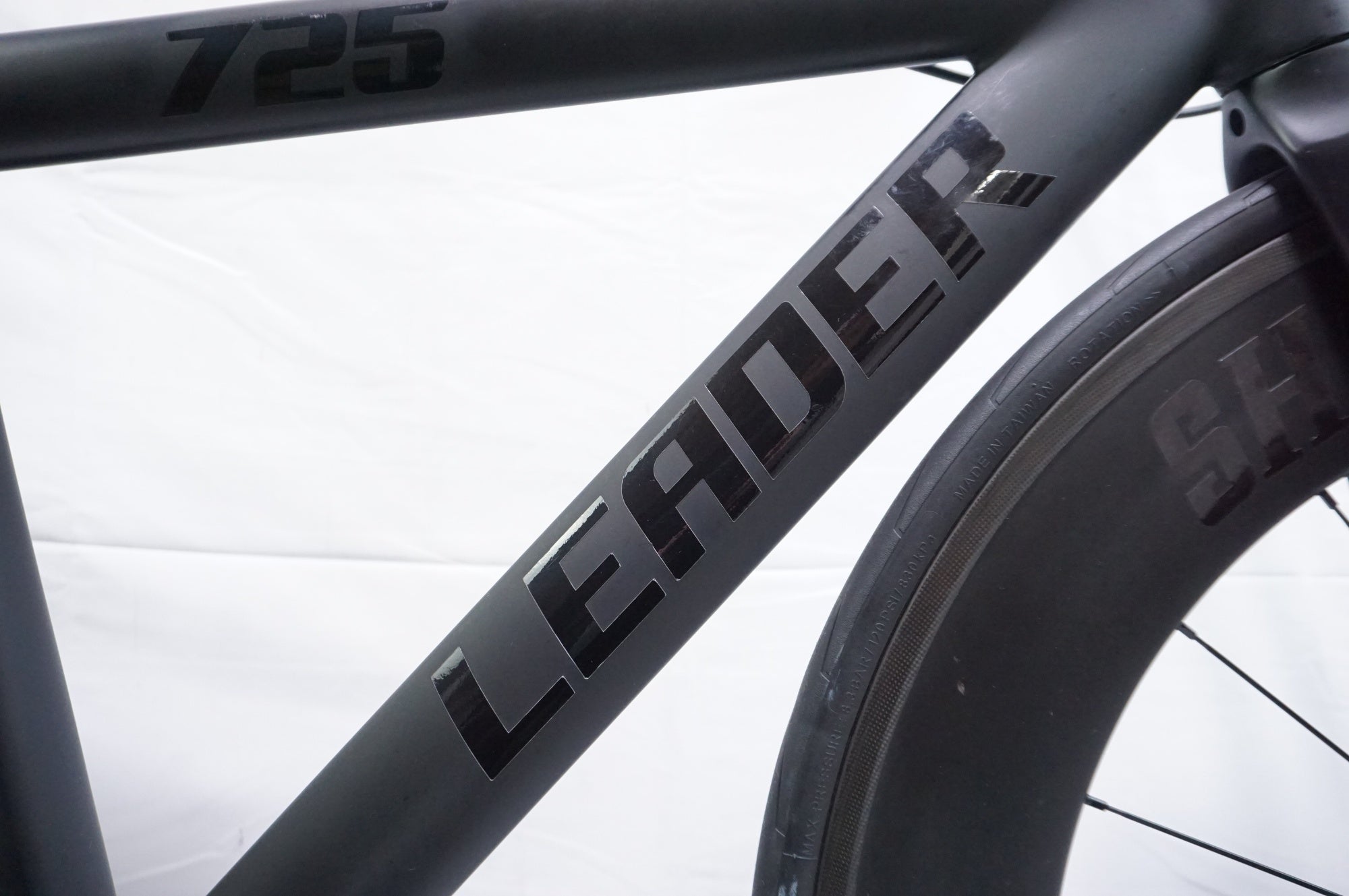 LEADER BIKE　「リーダー バイク」  725TR 2023年モデル カスタム ピストバイク / バイチャリ浦和ベース