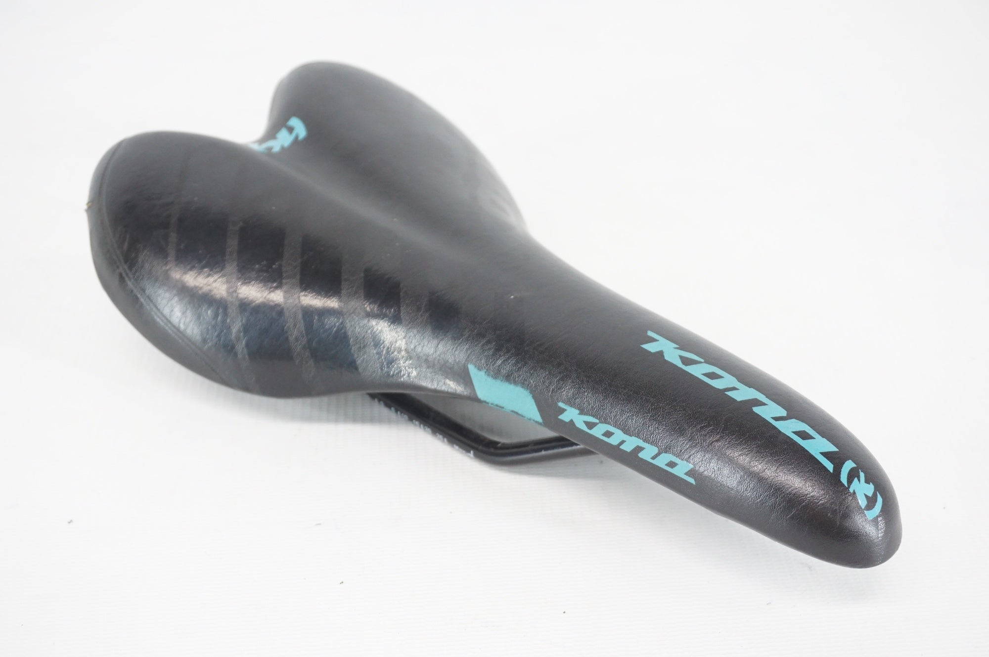 KONA 「コナ」 純正 サドル / 阪急塚口店