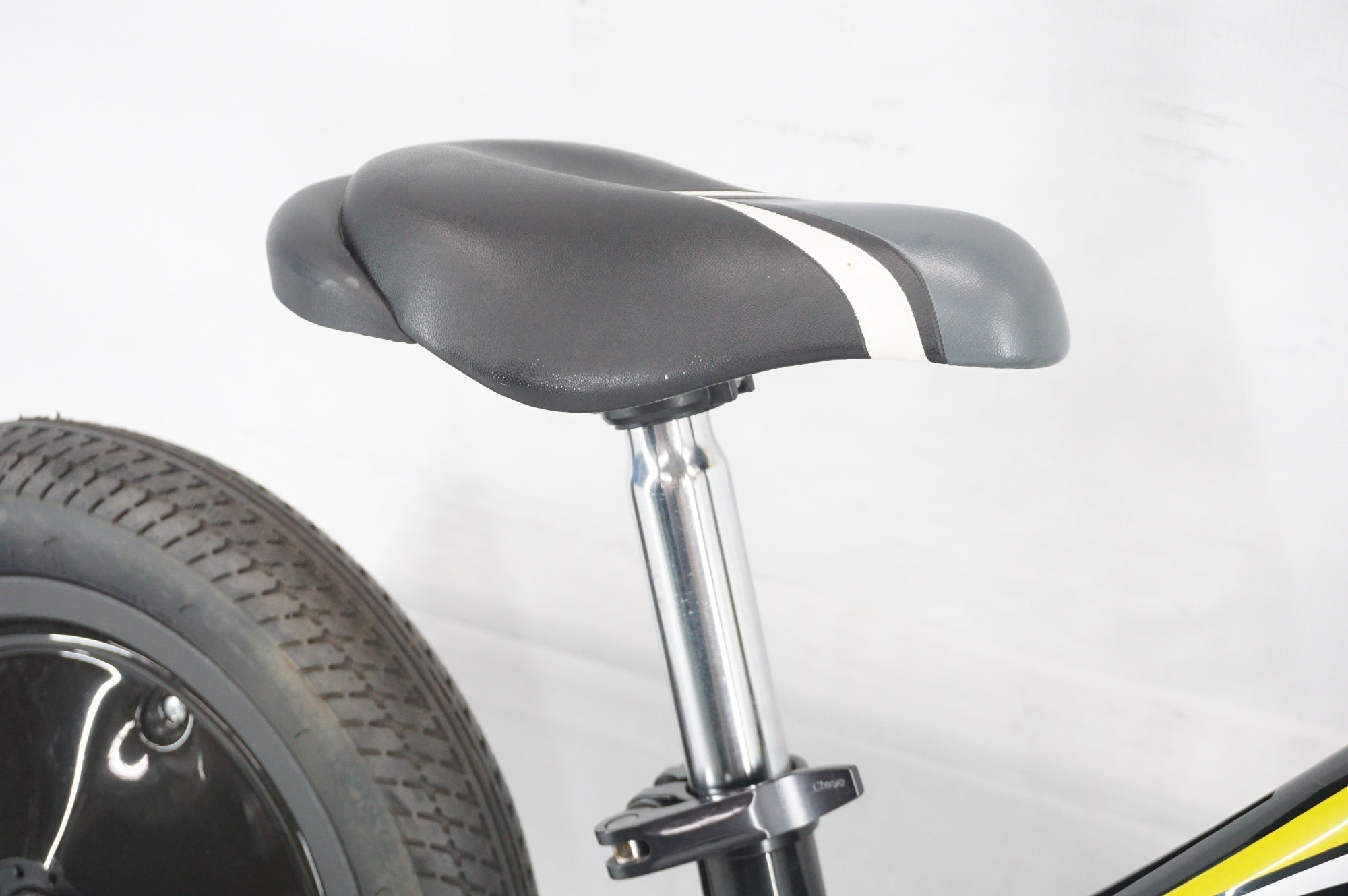 GIANT 「ジャイアント」 PRE PUSH BIKE 2012年モデル 12インチ キッズバイク / 阪急塚口店