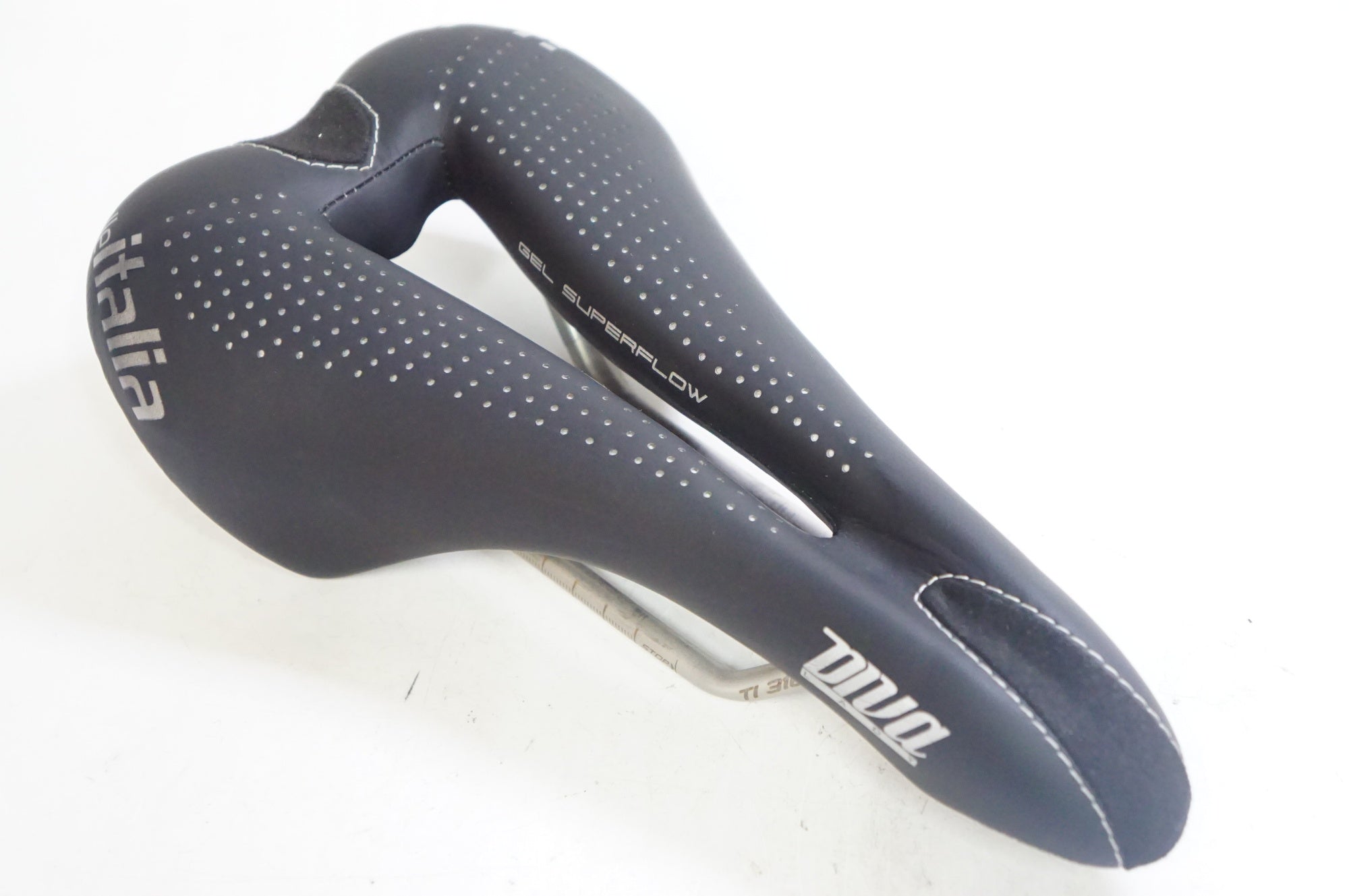 SELLE ITALIA 「セライタリア」 DIVA GEL SUPERFLOW サドル / 熊谷本店