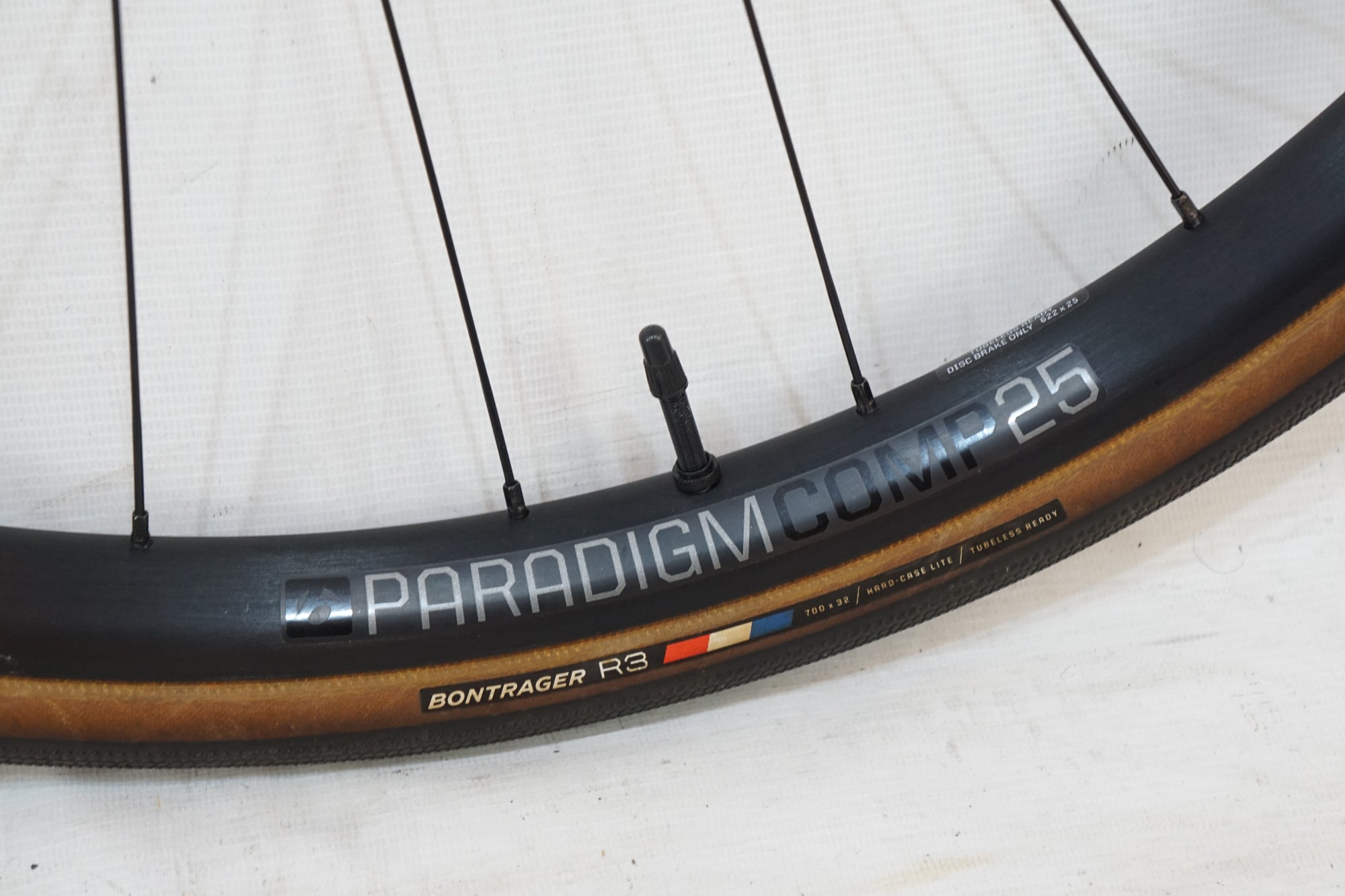 BONTRAGER 「ボントレガー」 PARADIGM COMP25 シマノ11速 622×25C ホイールセット / バイチャリ浦和ベース