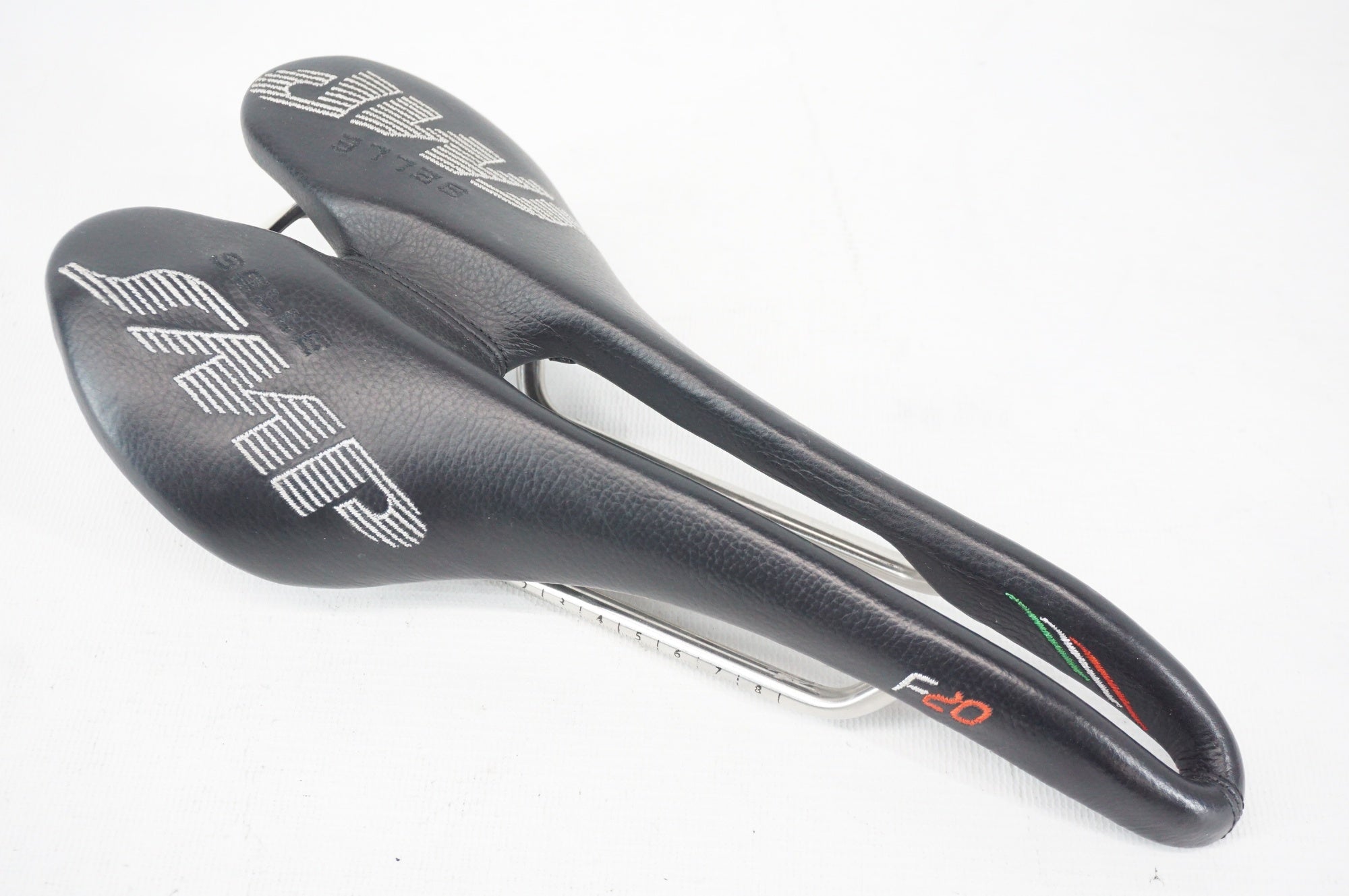 SELLE SMP 「セッレエスエムピー」 F20 サドル / 阪急塚口店