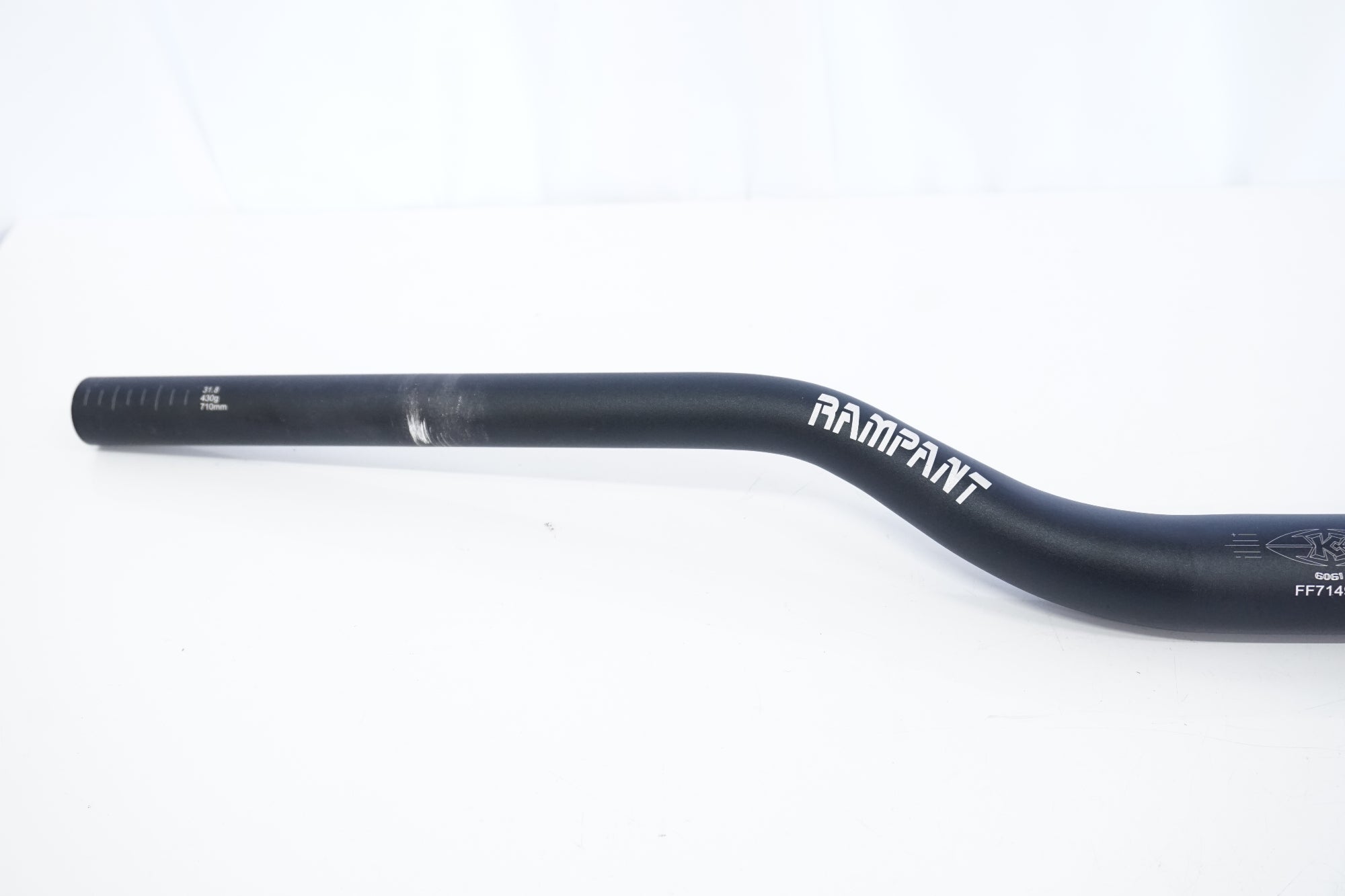 KCNC 「ケーシーエヌシー」 RAMPANT φ31.8 710mm ハンドル / 浜松店