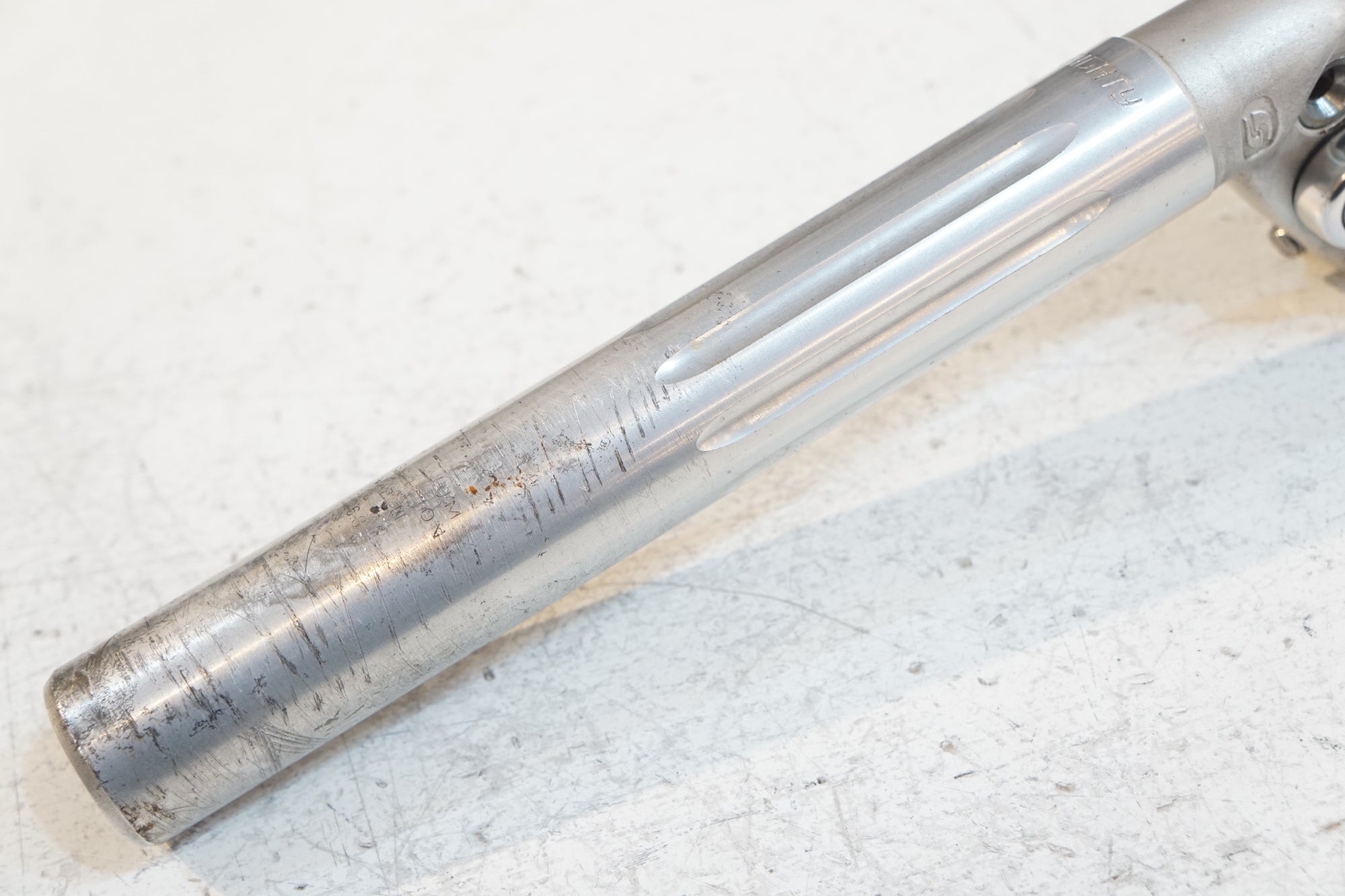 SUGINO 「スギノ」 MIGHTY NJS φ26.8 205mm シートポスト / バイチャリ浦和ベース