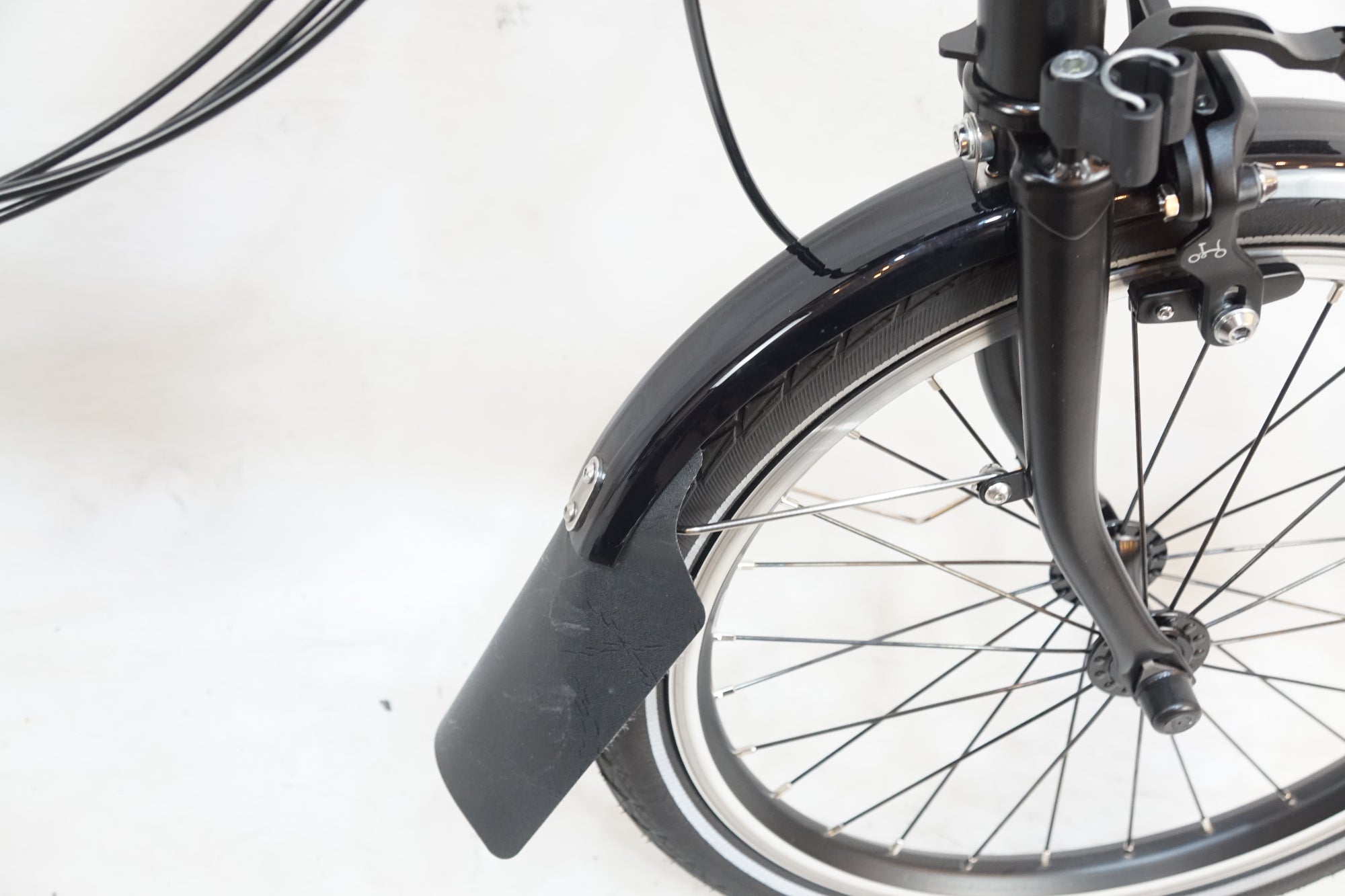 BROMPTON 「ブロンプトン」 CLINE EXPLORE WITH RACK MID BAR 2023年モデル 16インチ 折りたたみ自転車 / バイチャリ浦和ベース