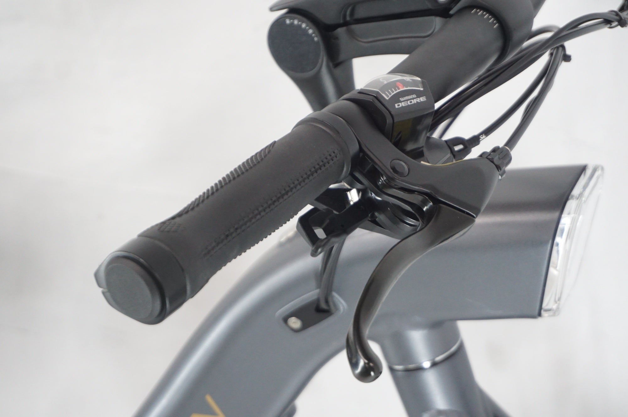 BESV 「ベスビー」 CF1 LINO 2025年モデル 26インチ 電動アシスト自転車 / 阪急塚口店