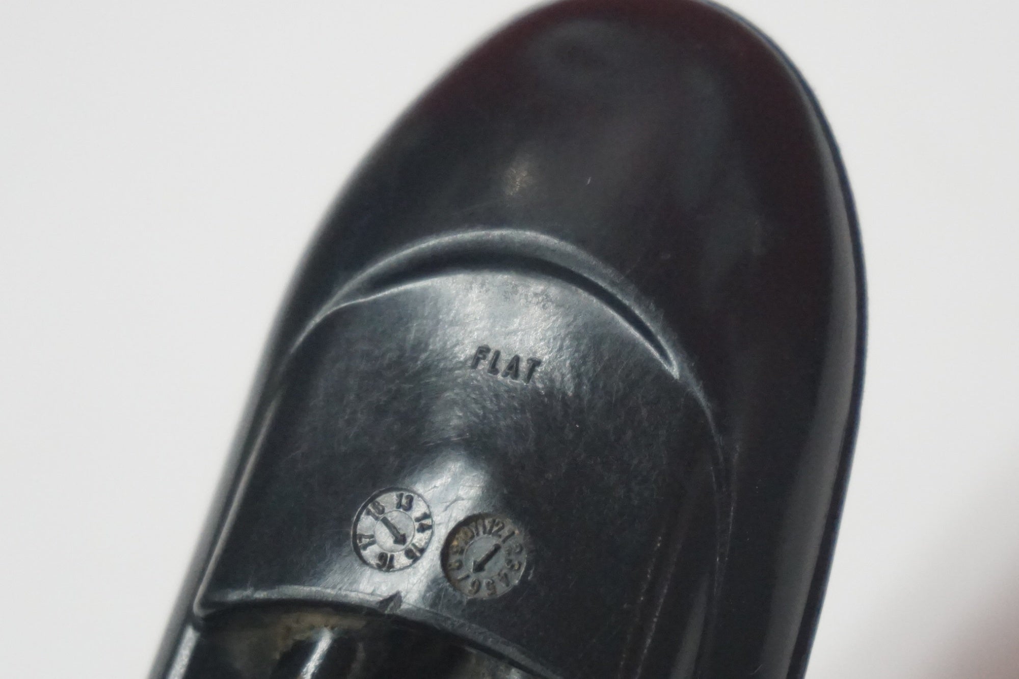 FABRIC 「ファブリック」 SCOOP FLAT サドル / 福岡店