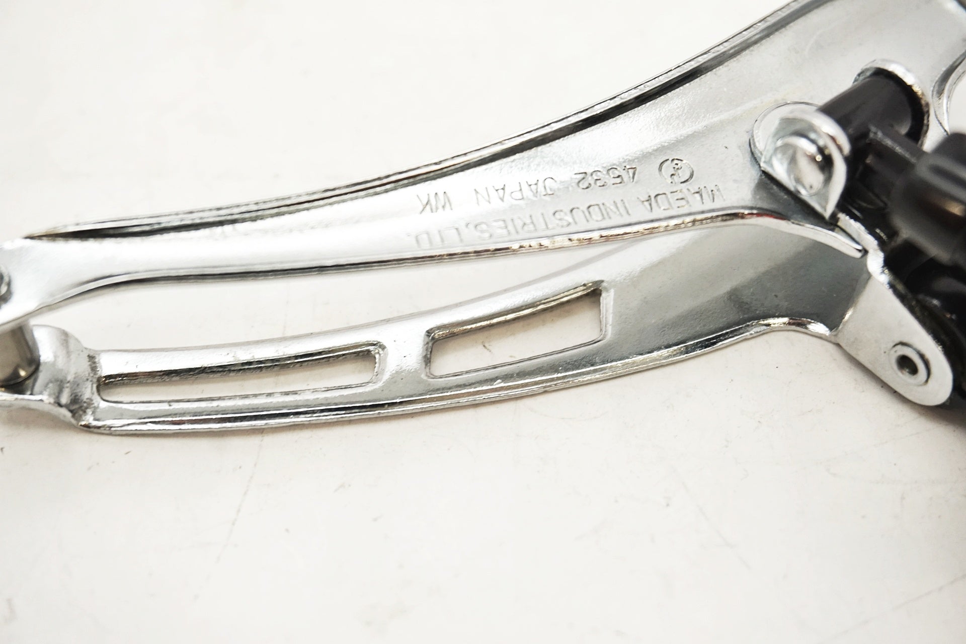 SUNTOUR 「サンツアー」 CYCLONE BLACK LIMITED フロントディレイラー / 有明ガーデン店