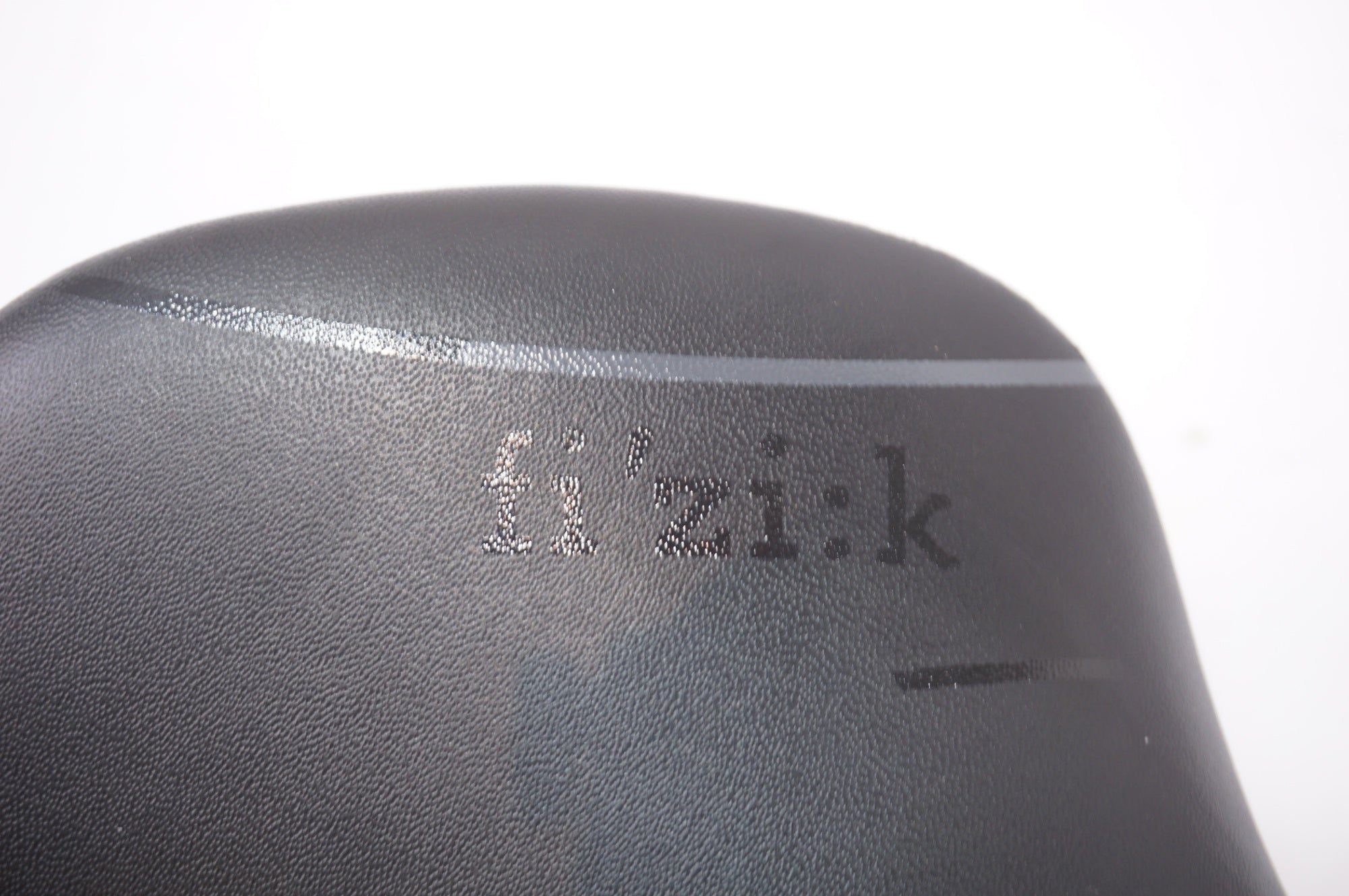 FIZIK 「フィジーク」 ANTARES VENTO 00 サドル / 世田谷店