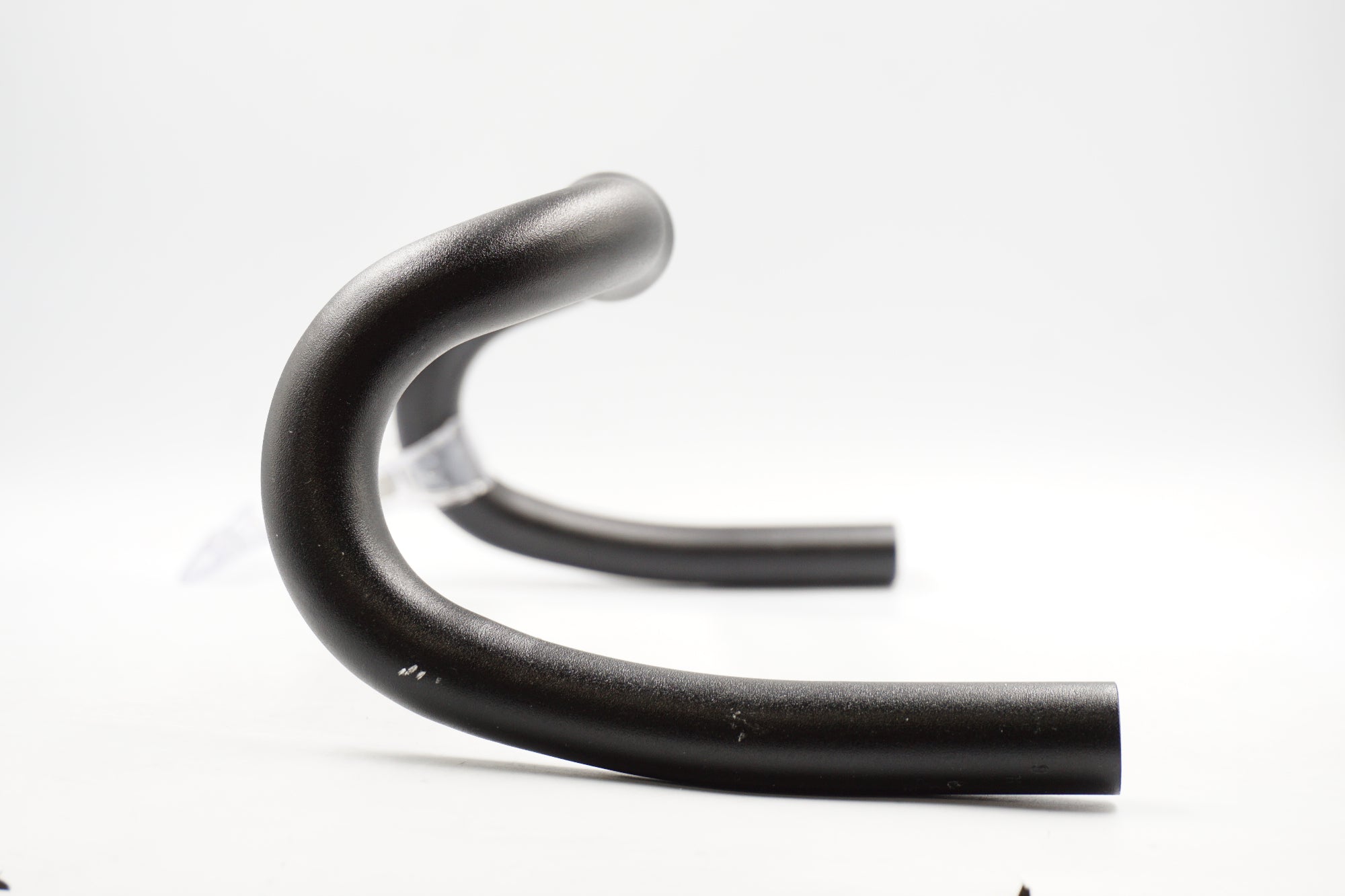 DIXNA 「ディズナ」 CROSS Φ31.8 470mm ハンドル / 奈良店