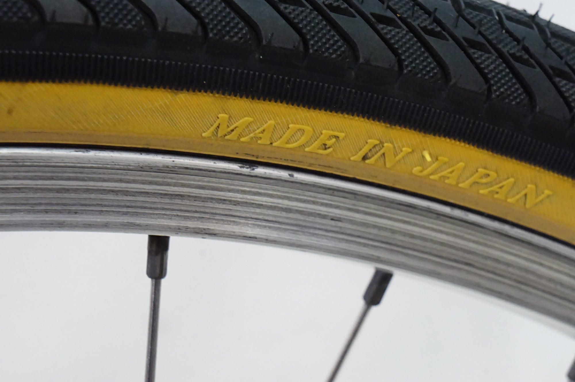 ARAYA 「アラヤ」 VP-20 26インチ リム SHIMANO HB-RM40 ハブ