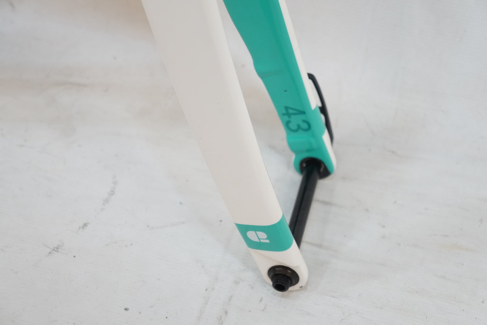 ジャンク カーボンフレームセット CHAPTER 2 TERE 定価32万円 ジャンク CHAPTER2 「チャプター ツー」 TERE 2018年モデル フレーム