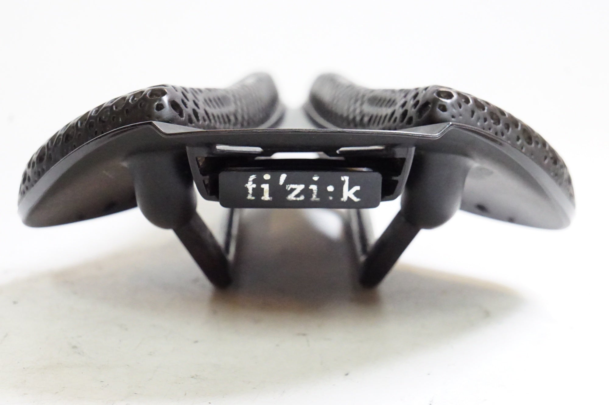 パーツ Fizik AntaresR1 TEAM Edition fi'zi:k ( フィジーク ) サドル VENTO ANTARES R1 カーボン