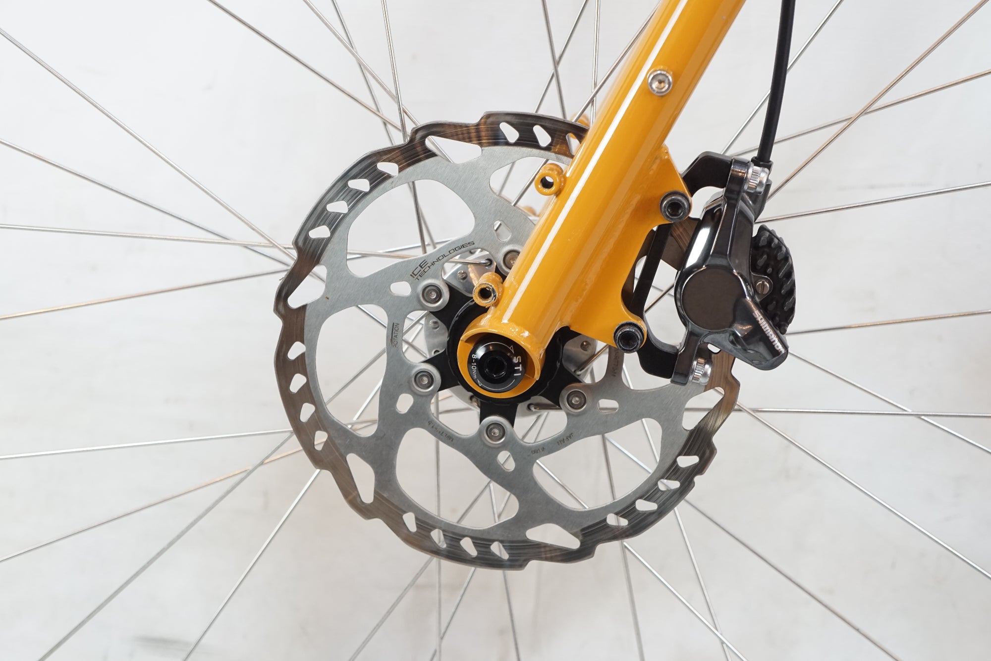 BLACK MOUNTAIN CYCLES 「ブラック マウンテン サイクルズ」 LA CABRA 2023年モデル ロードバイク / バイチャリ浦和ベース