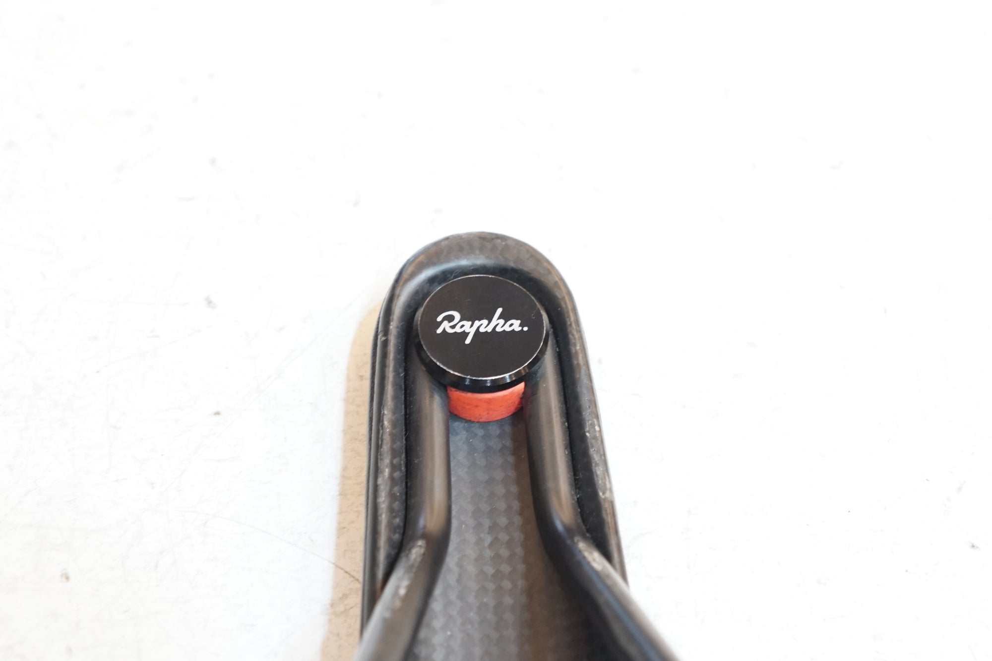 RAPHA 「ラファ」 PRO TEAM CUT OUT サドル / バイチャリ浦和ベース