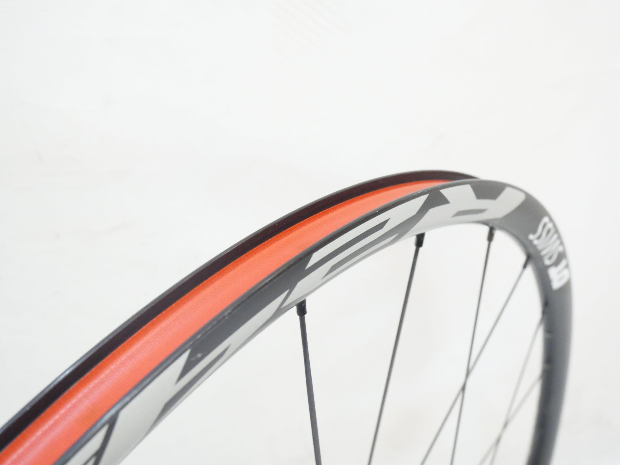 DT SWISS 「ディーティースイス」 R24 SPLINE DB シマノ11速 622