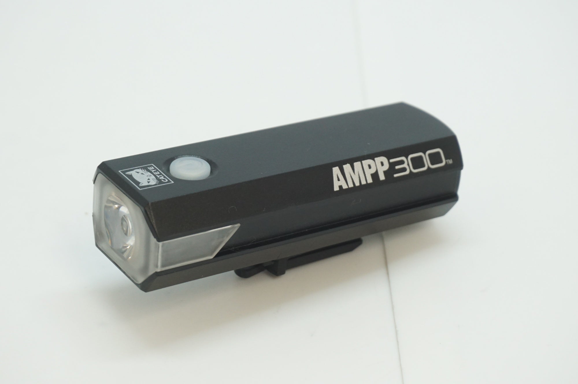 CATEYE 「キャットアイ」 AMPP300 フロントライト / 福岡店
