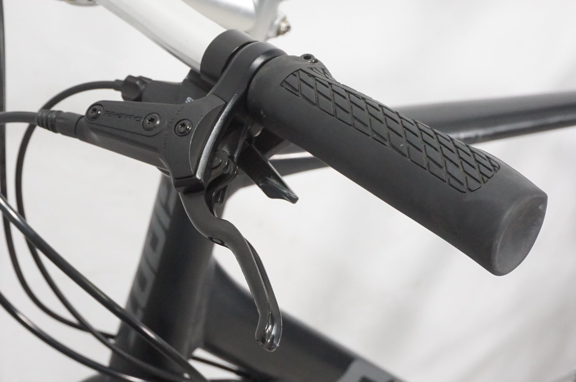 GIANT 「ジャイアント」 ESCAPE R DISC 2022年モデル クロスバイク / AKIBA店