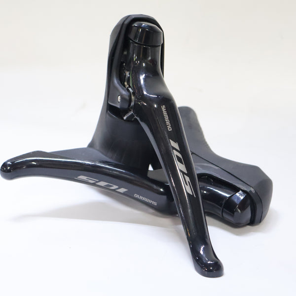 未使用 シマノ105 ST-R7000 デュアルコントロールレバー 2×11s シマノ 105 ST-R7000 シルバー 左右レバ−セット 2x11S 自転車