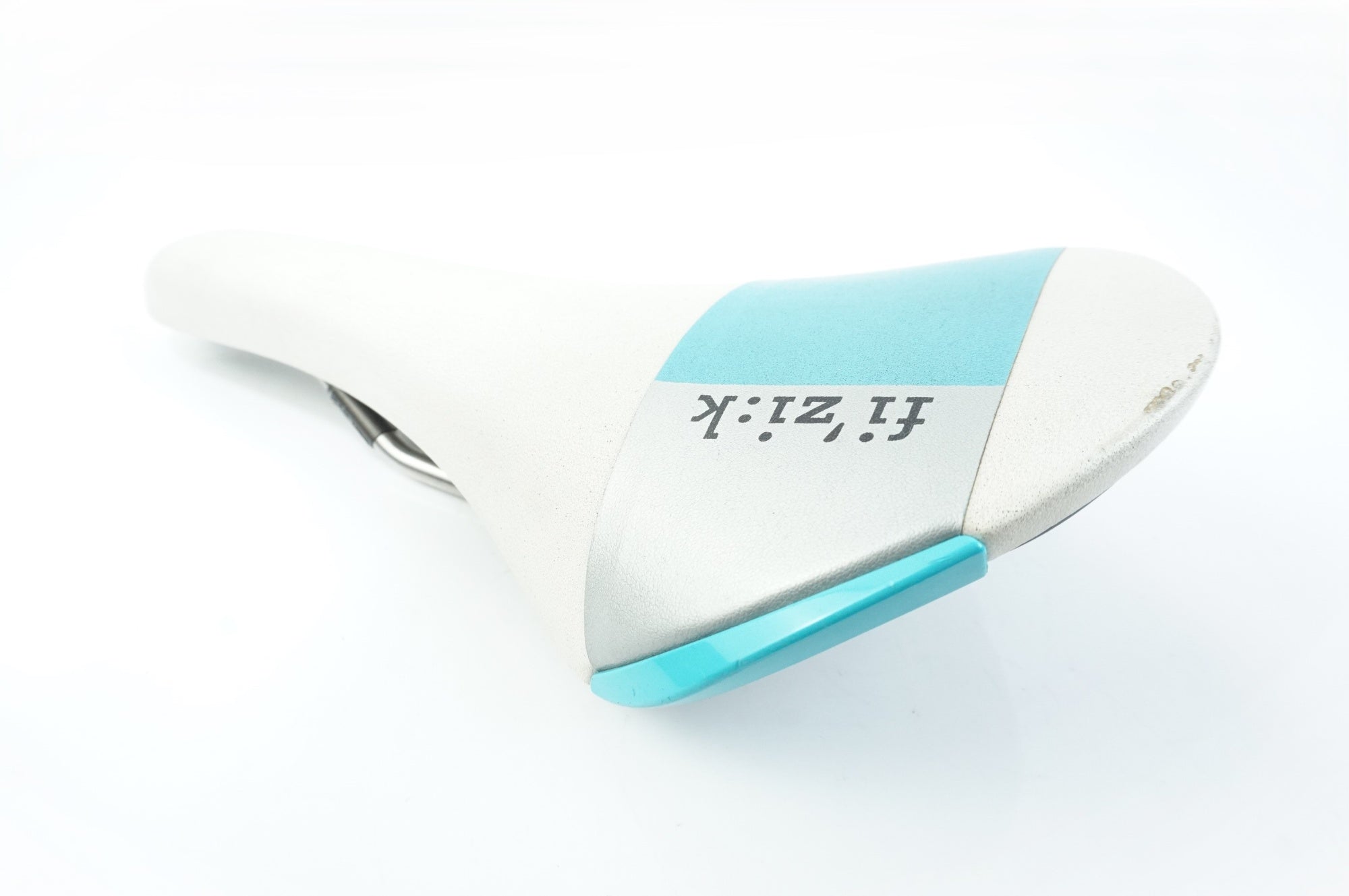 FIZIK 「フィジーク」 ALIANTE R3 サドル / 中目黒店