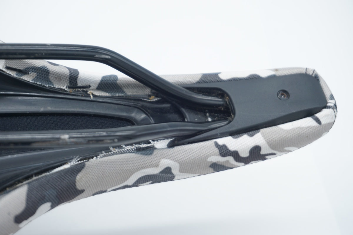 VELO 「ベロ」 サドル / 滋賀大津店