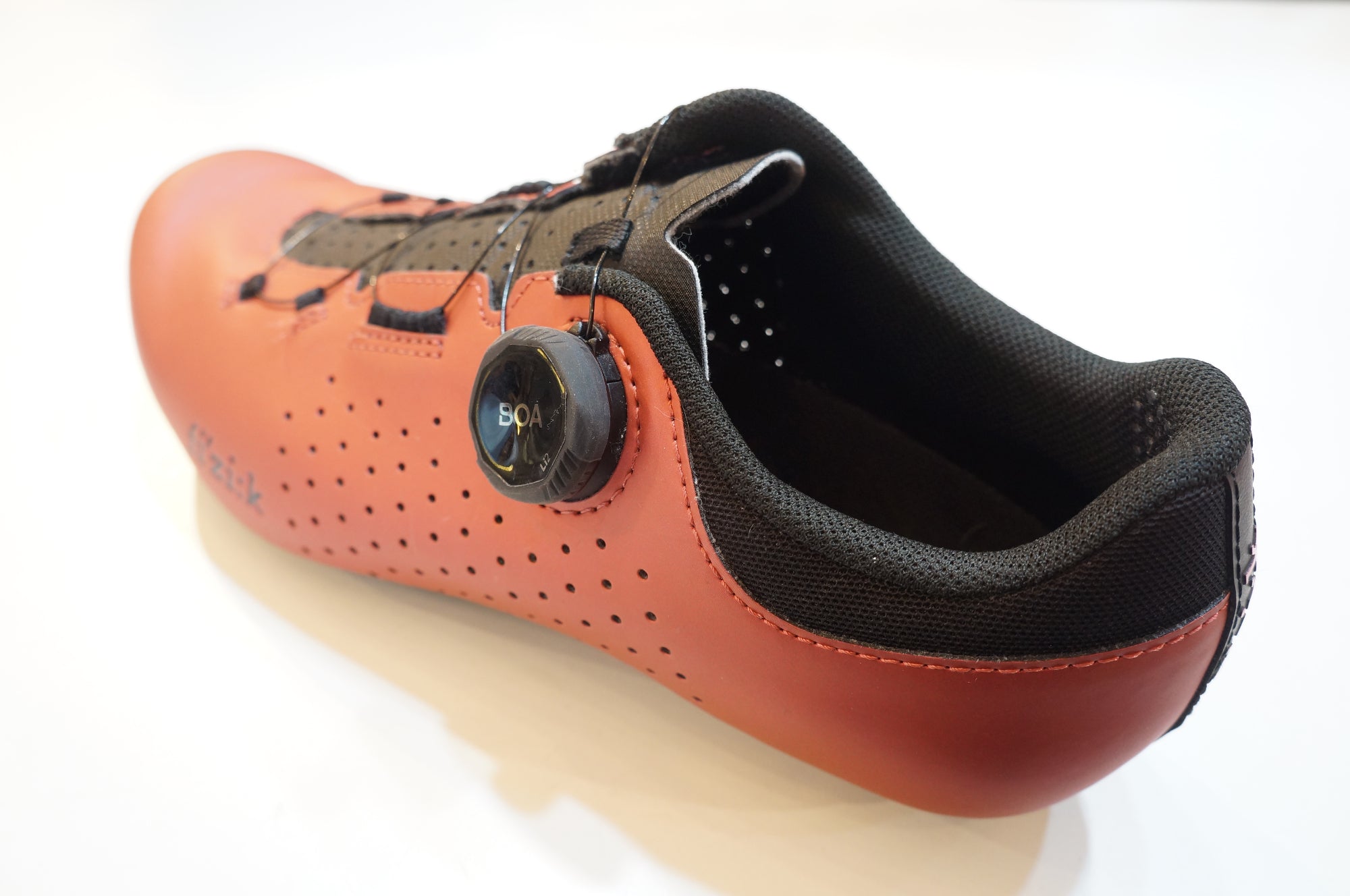 FIZIK 「フィジーク」 VENTO OMNA 25.7mm シューズ / バイチャリ浦和ベース