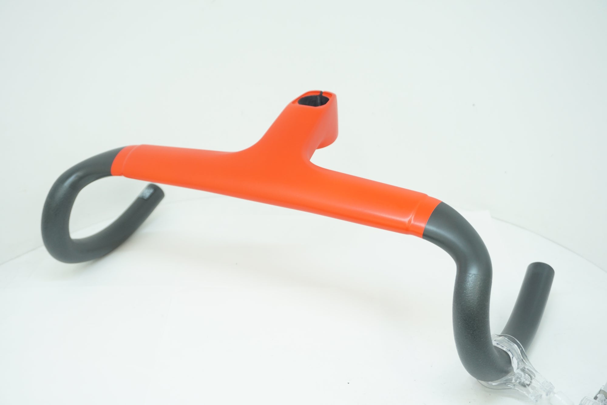 BMC 「ビーエムシー」 ICS CARBON AERO 360mm コックピットシステム